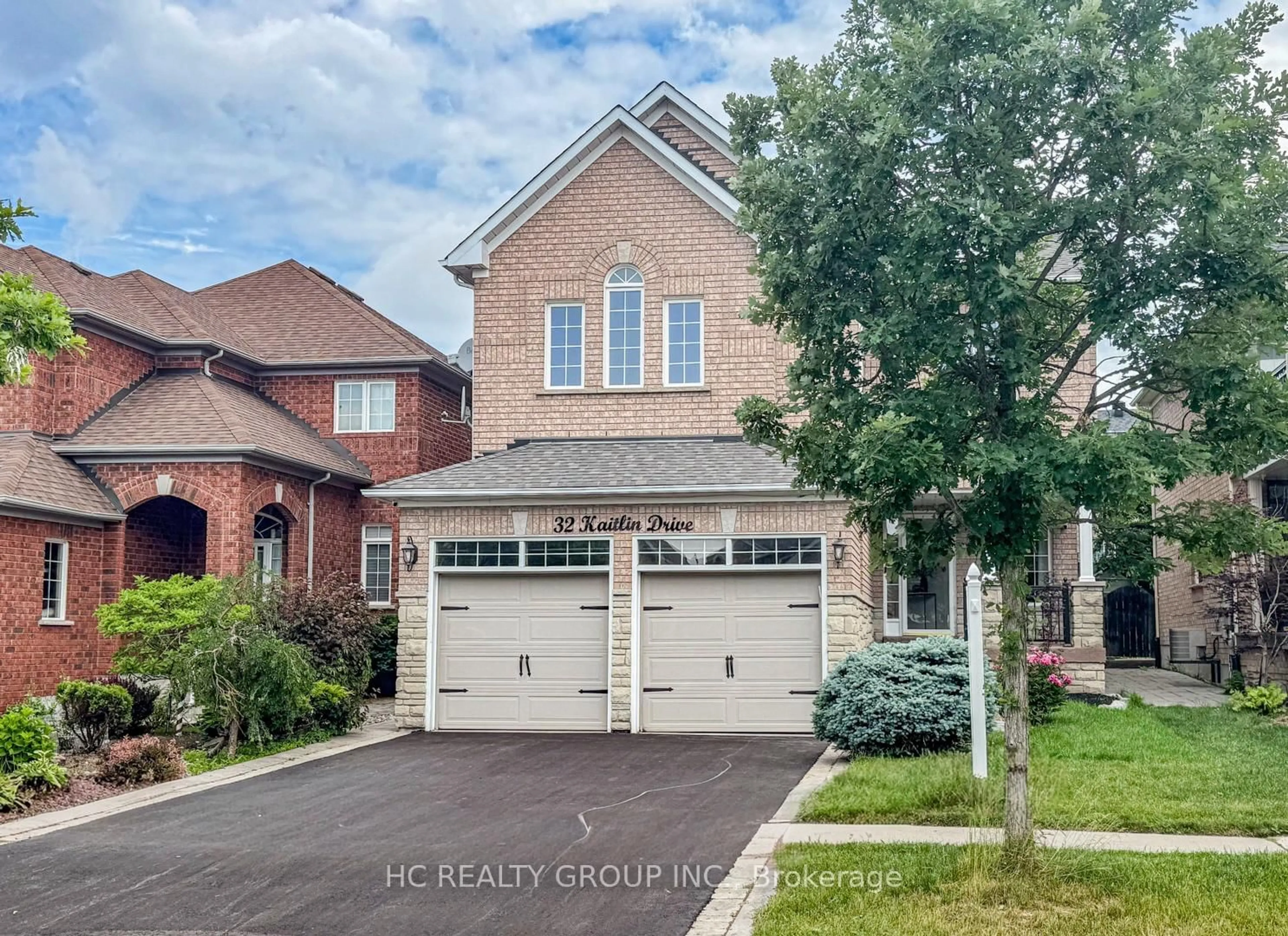 Home with brick exterior material, street for 32 Kaitlin Dr, Richmond Hill Ontario L4E 3W6