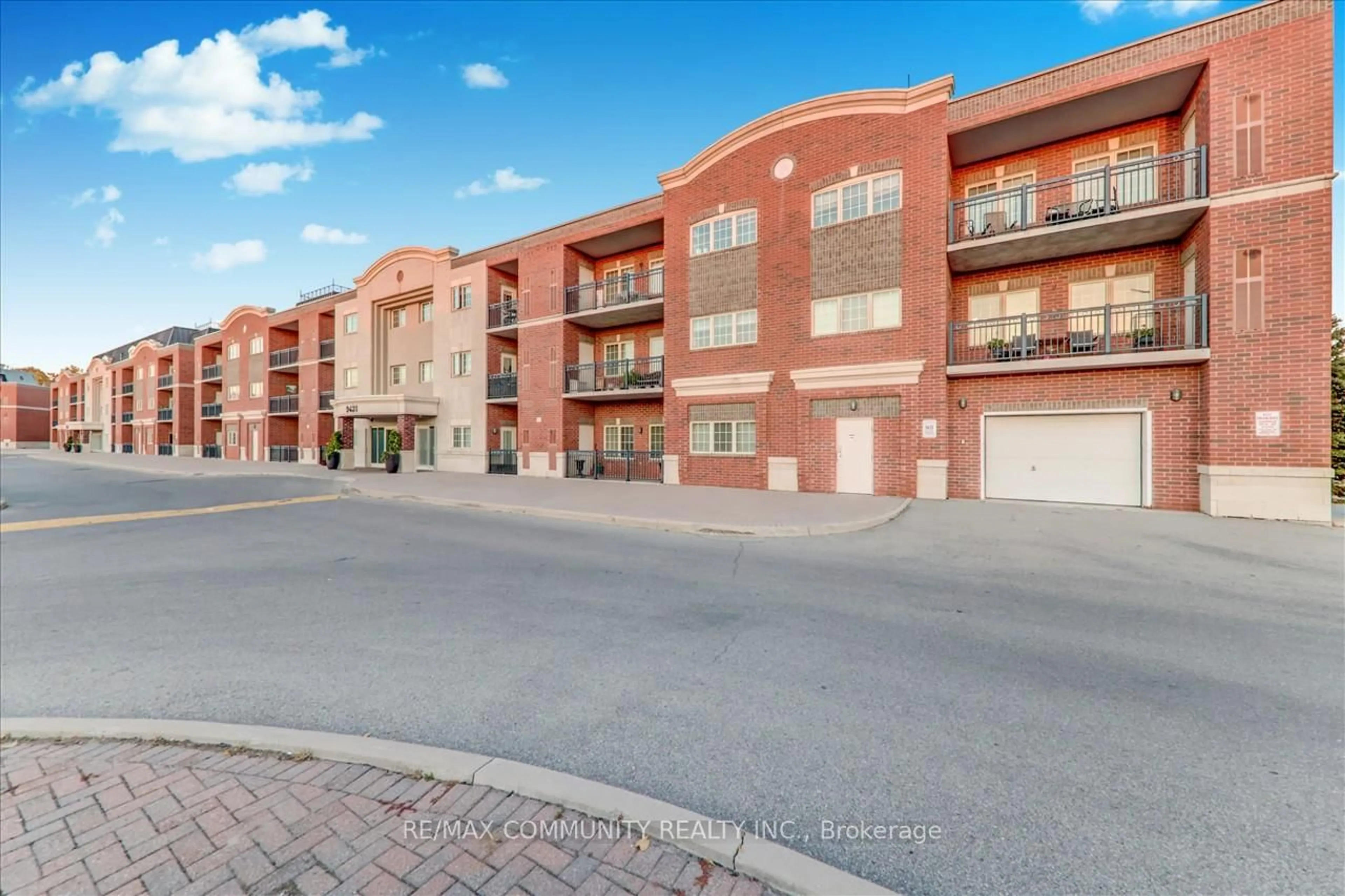 A pic from outside/outdoor area/front of a property/back of a property/a pic from drone, street for 9431 Jane St #308, Vaughan Ontario L6A 4H8