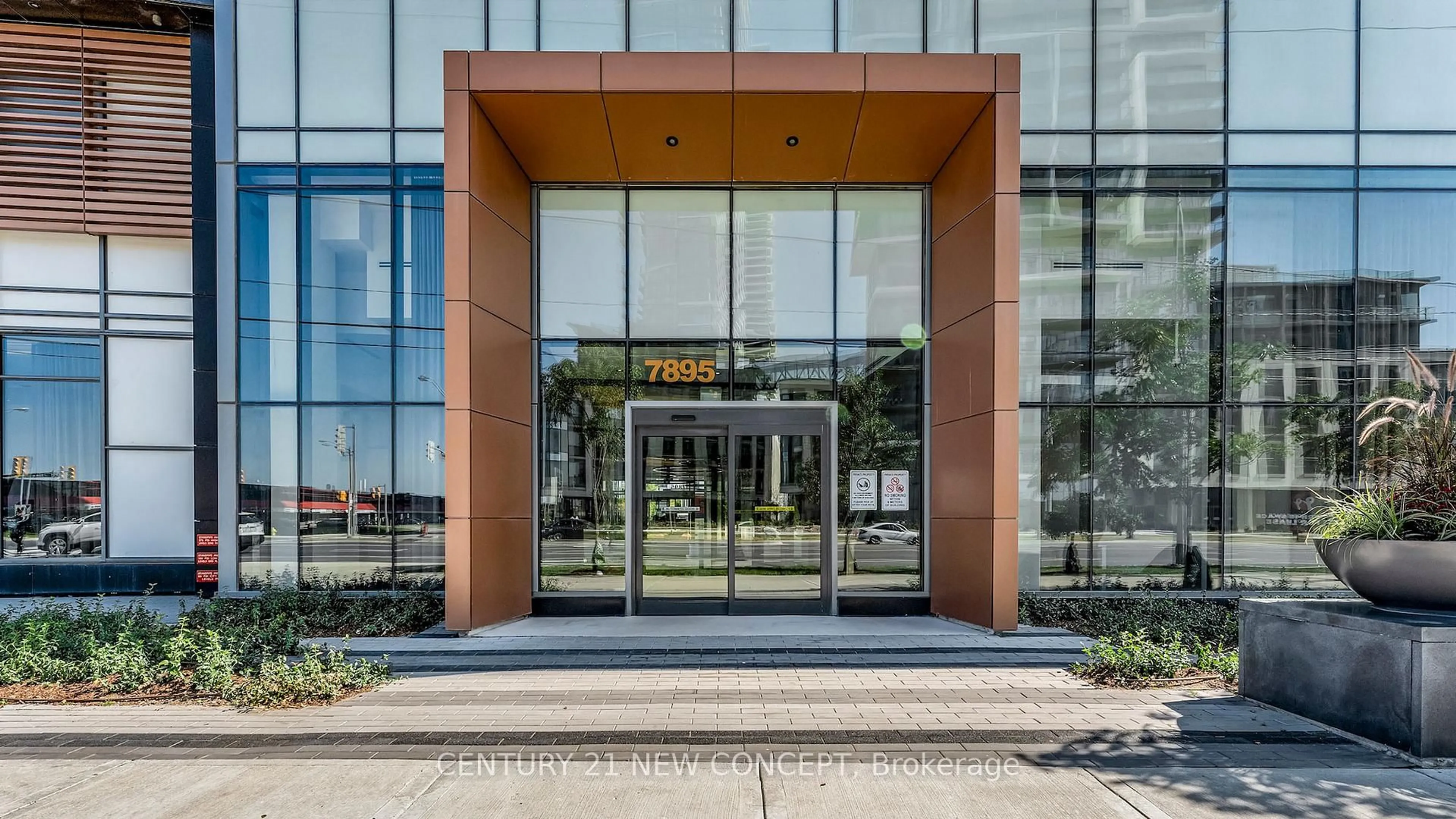 Indoor foyer for 7895 Jane St #3017, Vaughan Ontario L4K 0K2