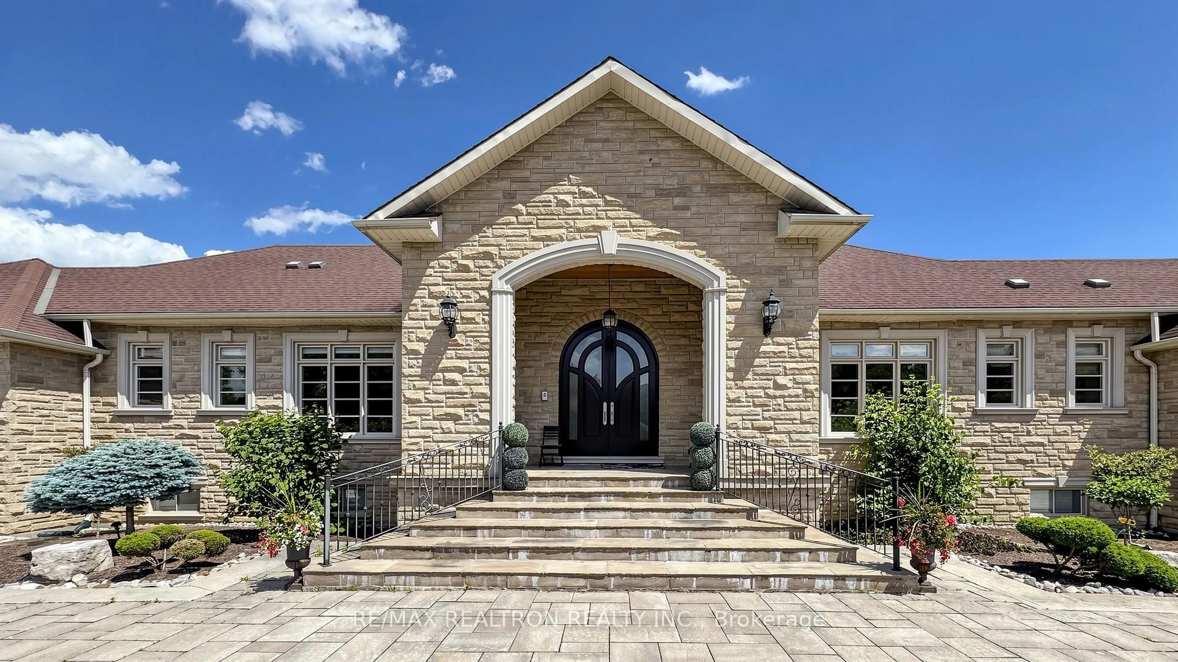 Home with brick exterior material, building for 45 Greenan Rd, Whitchurch-Stouffville Ontario L4A 7X4