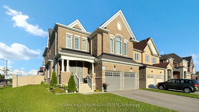 845 Langford Blvd, Bradford West Gwillimbury 2