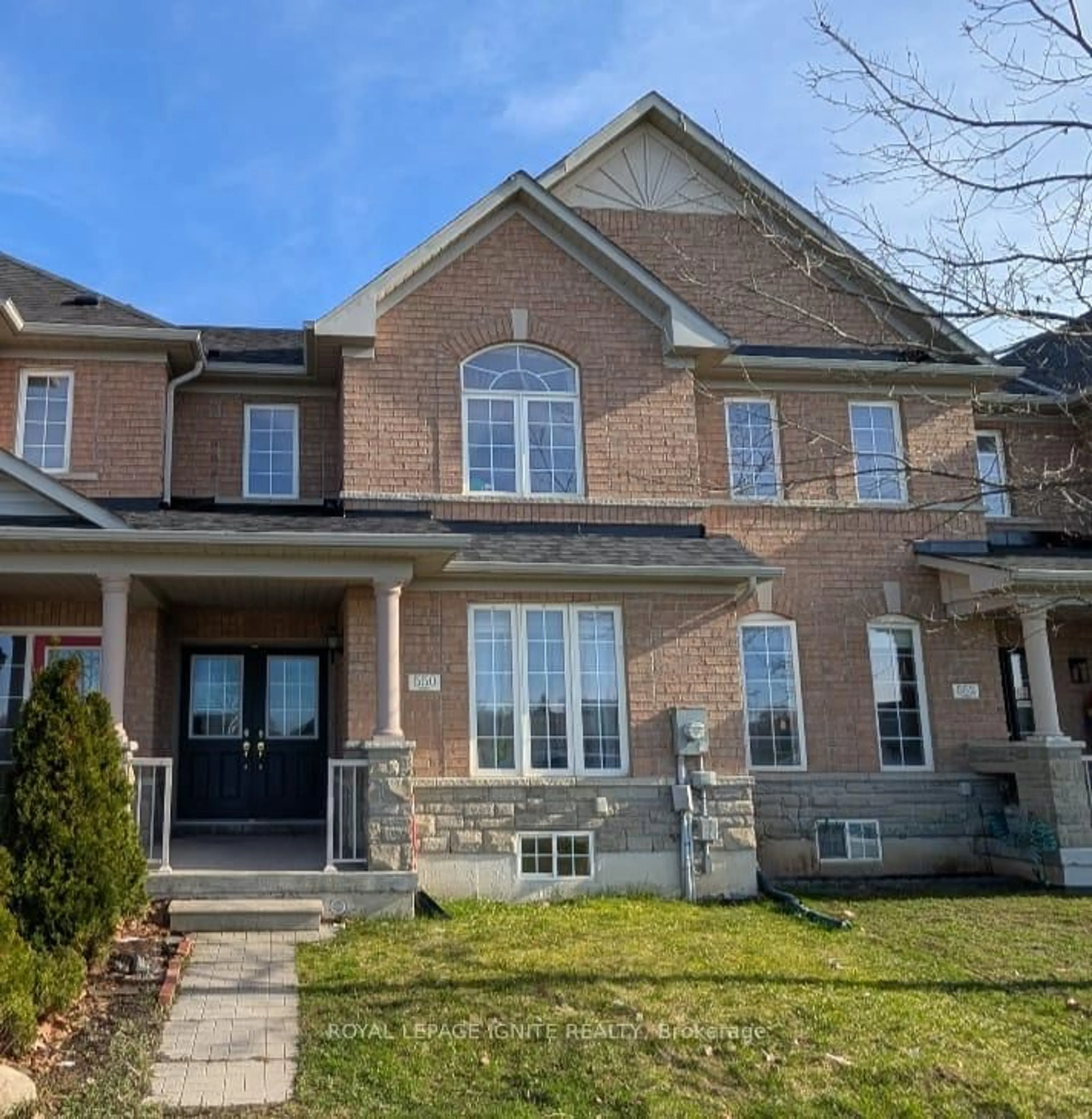 Home with brick exterior material, street for 550 Hoover Park Dr, Whitchurch-Stouffville Ontario L4A 0S8