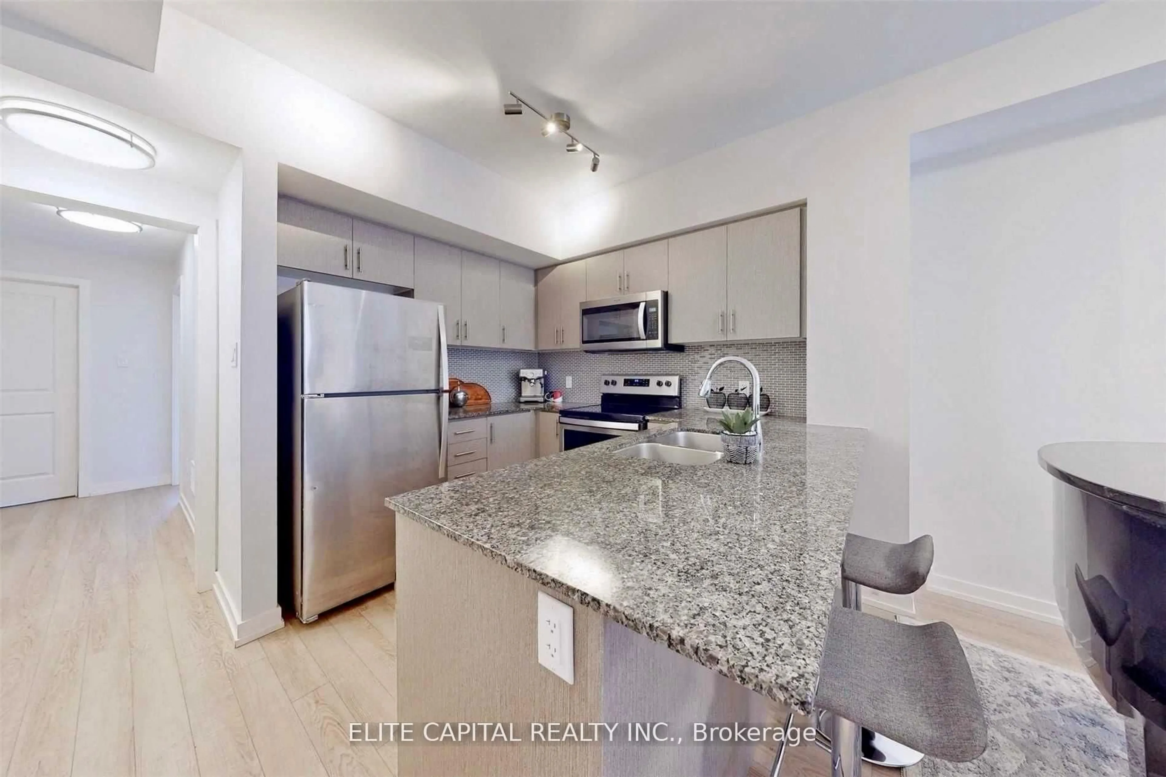 Open concept kitchen, unknown for 18 Whitaker Way #248, Whitchurch-Stouffville Ontario L4A 4T4