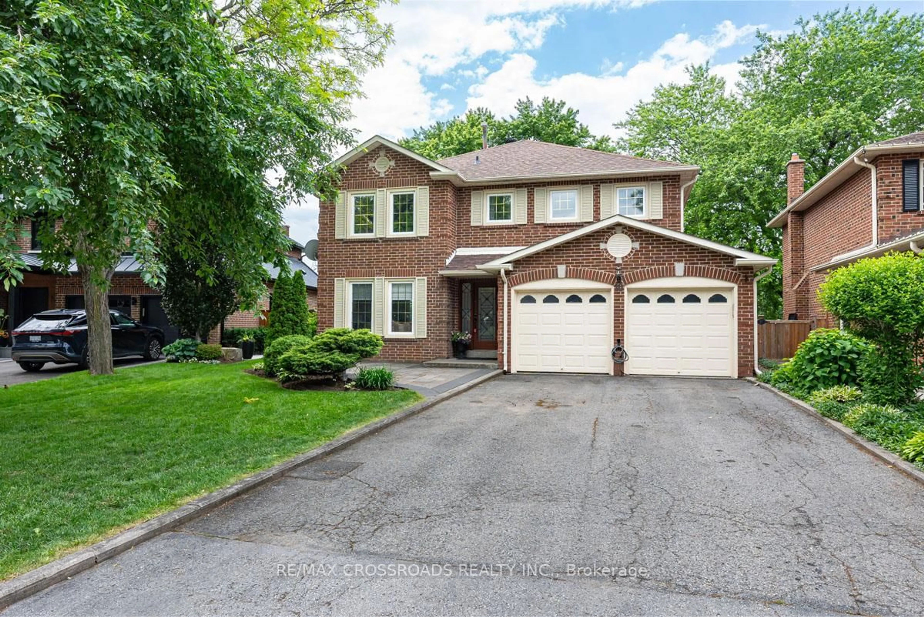 Home with brick exterior material, street for 16 Heisey Dr, Markham Ontario L3P 4P7