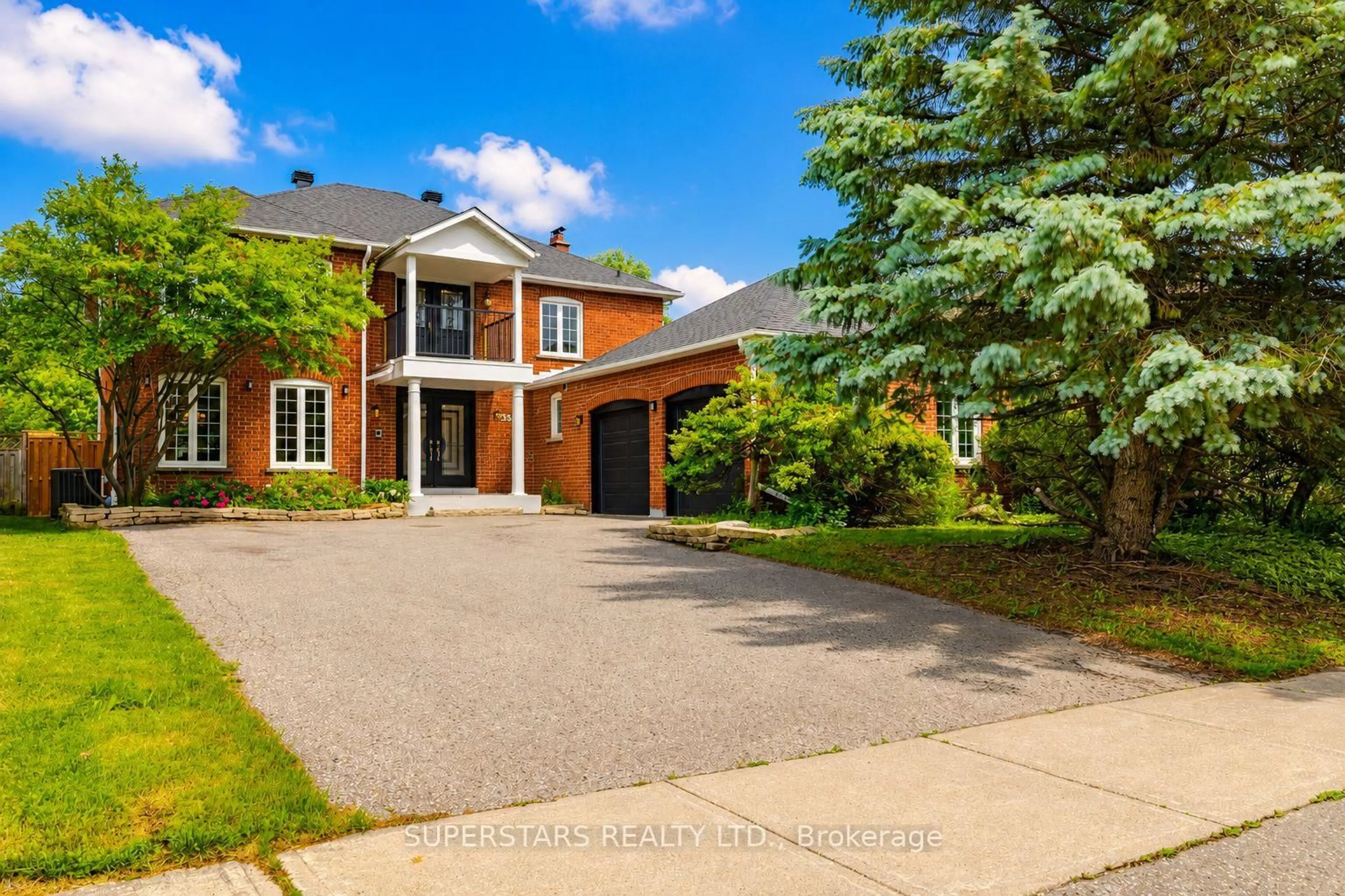 Home with brick exterior material, street for 352 Kennedy St, Aurora Ontario L4G 5M4