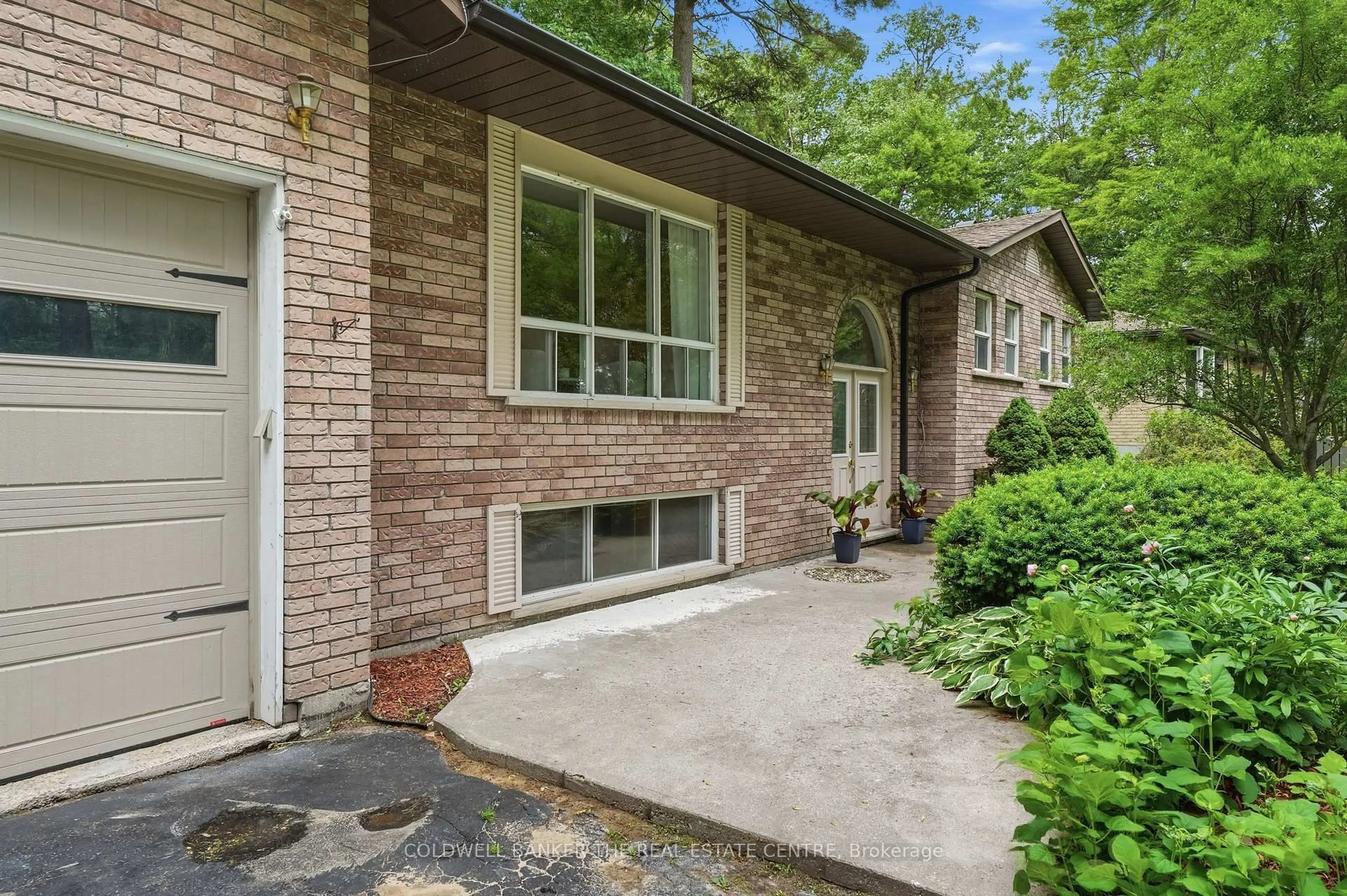 Unknown for 143 Park Ave, East Gwillimbury Ontario L9N 1J1