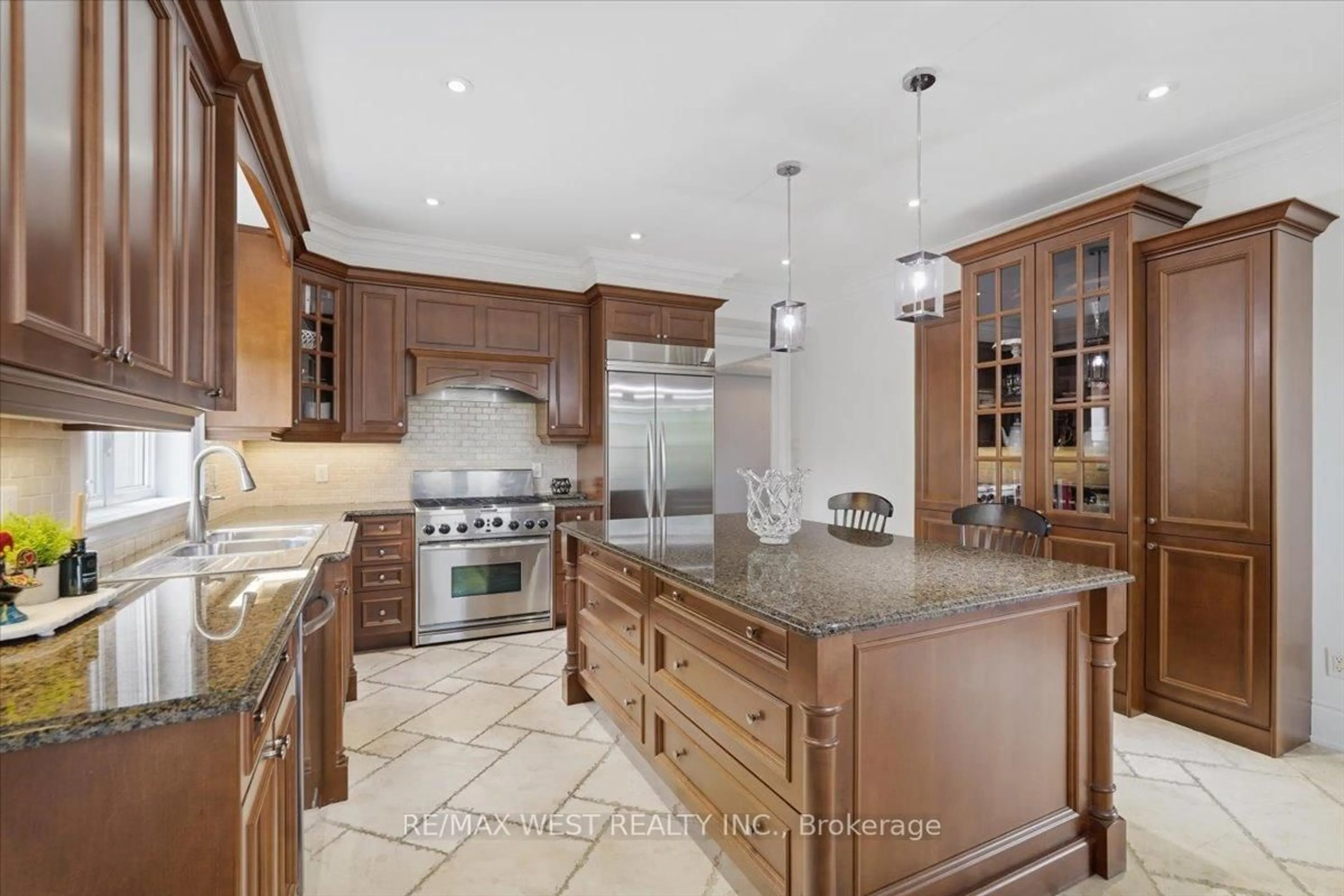 Open concept kitchen, ceramic/tile floor for 36 Danpatrick Dr, Richmond Hill Ontario L4S 2S7