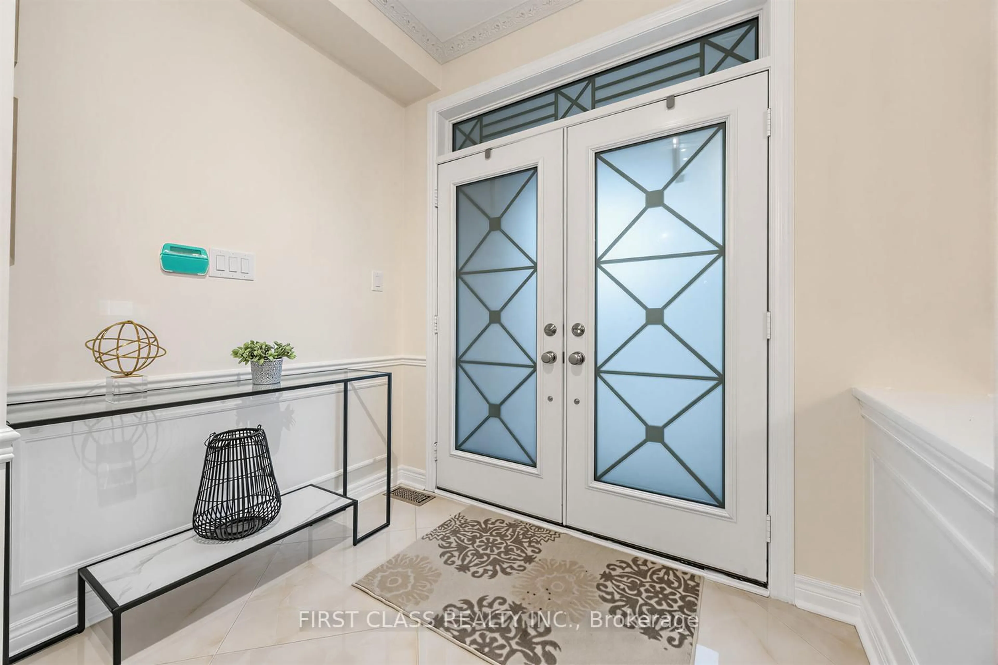 Indoor entryway for 51 Gillings St, Markham Ontario L6C 0G3