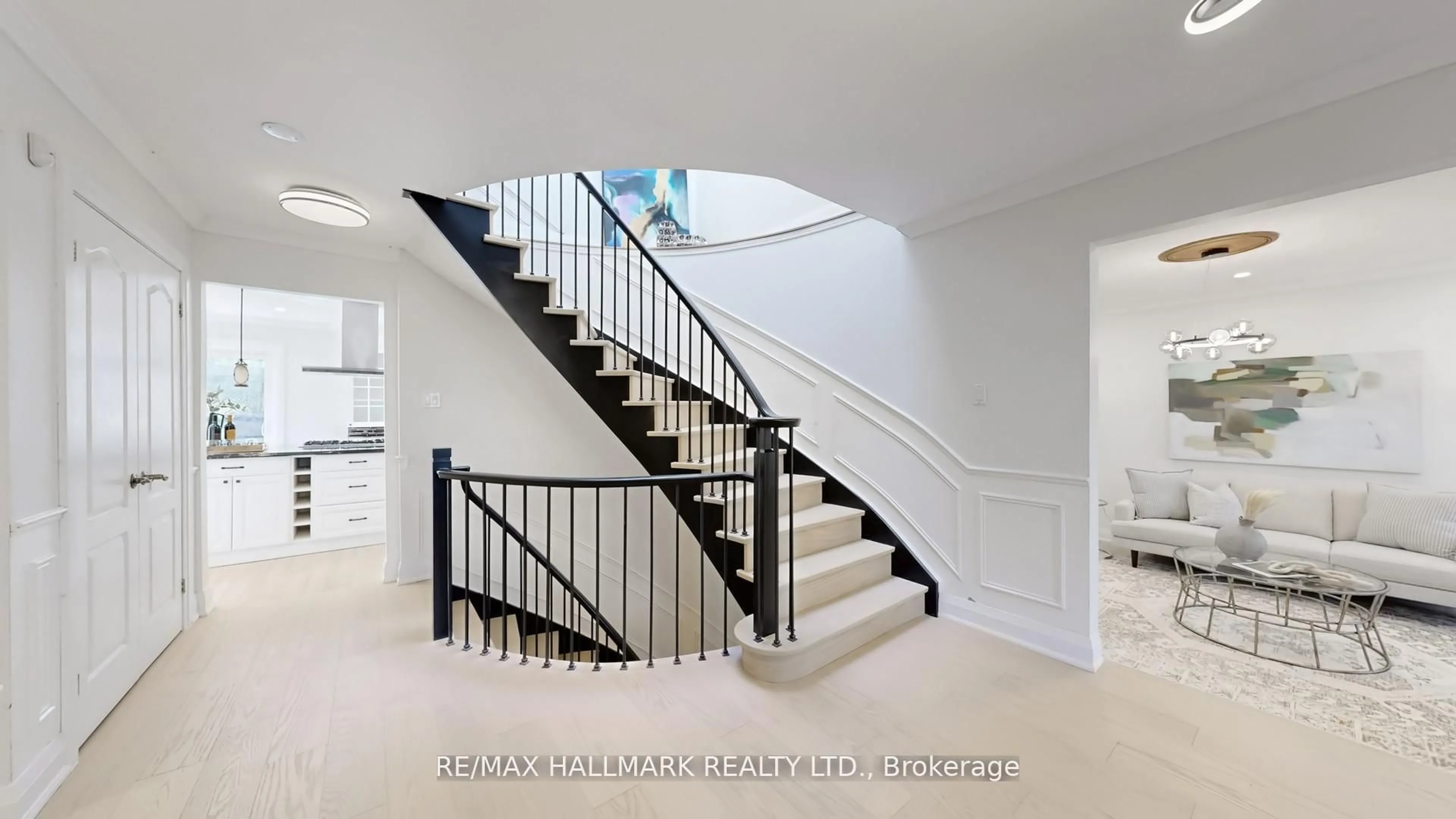 Stairs for 82 Windermere Cres, Richmond Hill Ontario L4C 6Y9