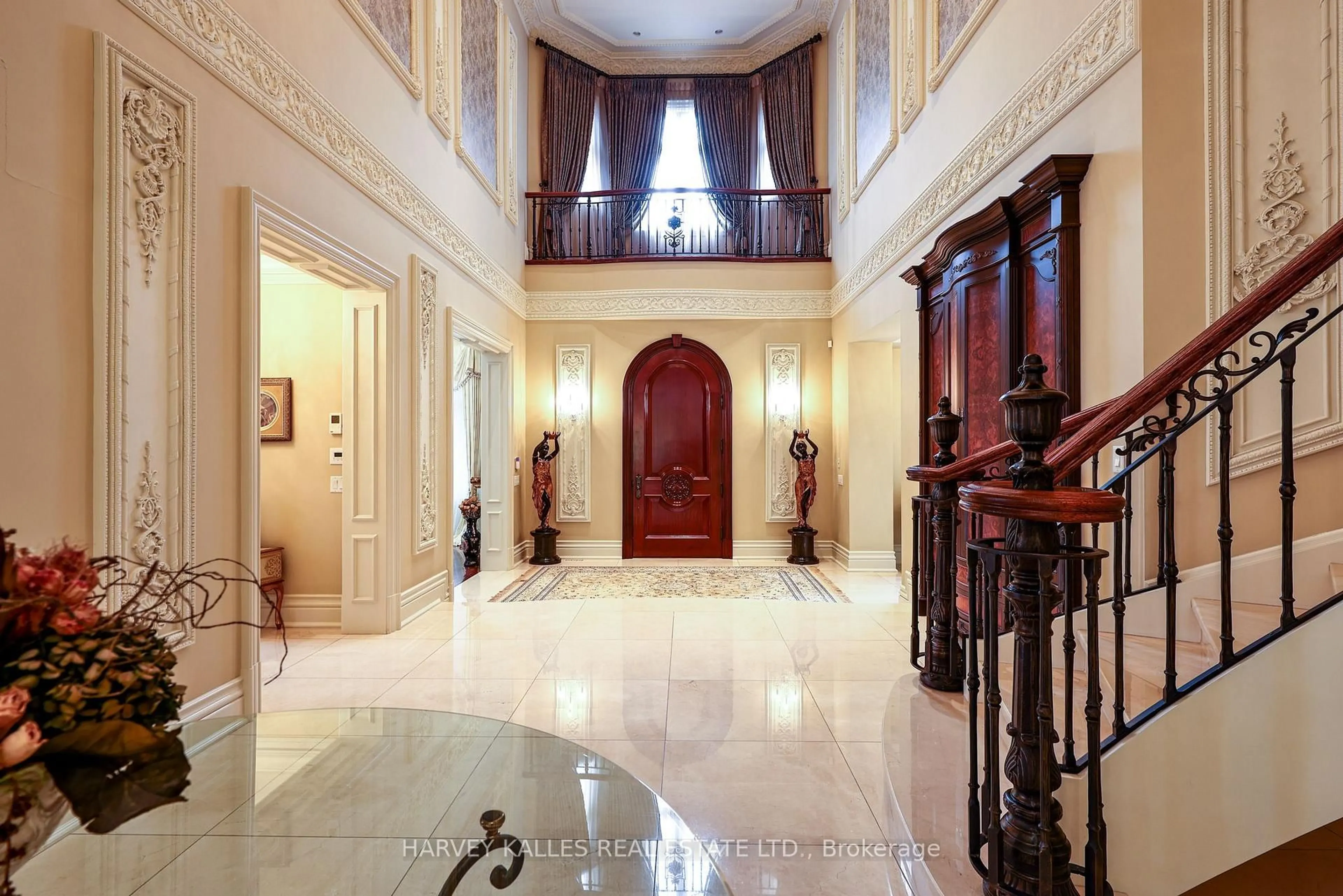 Indoor foyer for 165 Parr Pl, Vaughan Ontario L4J 8L1