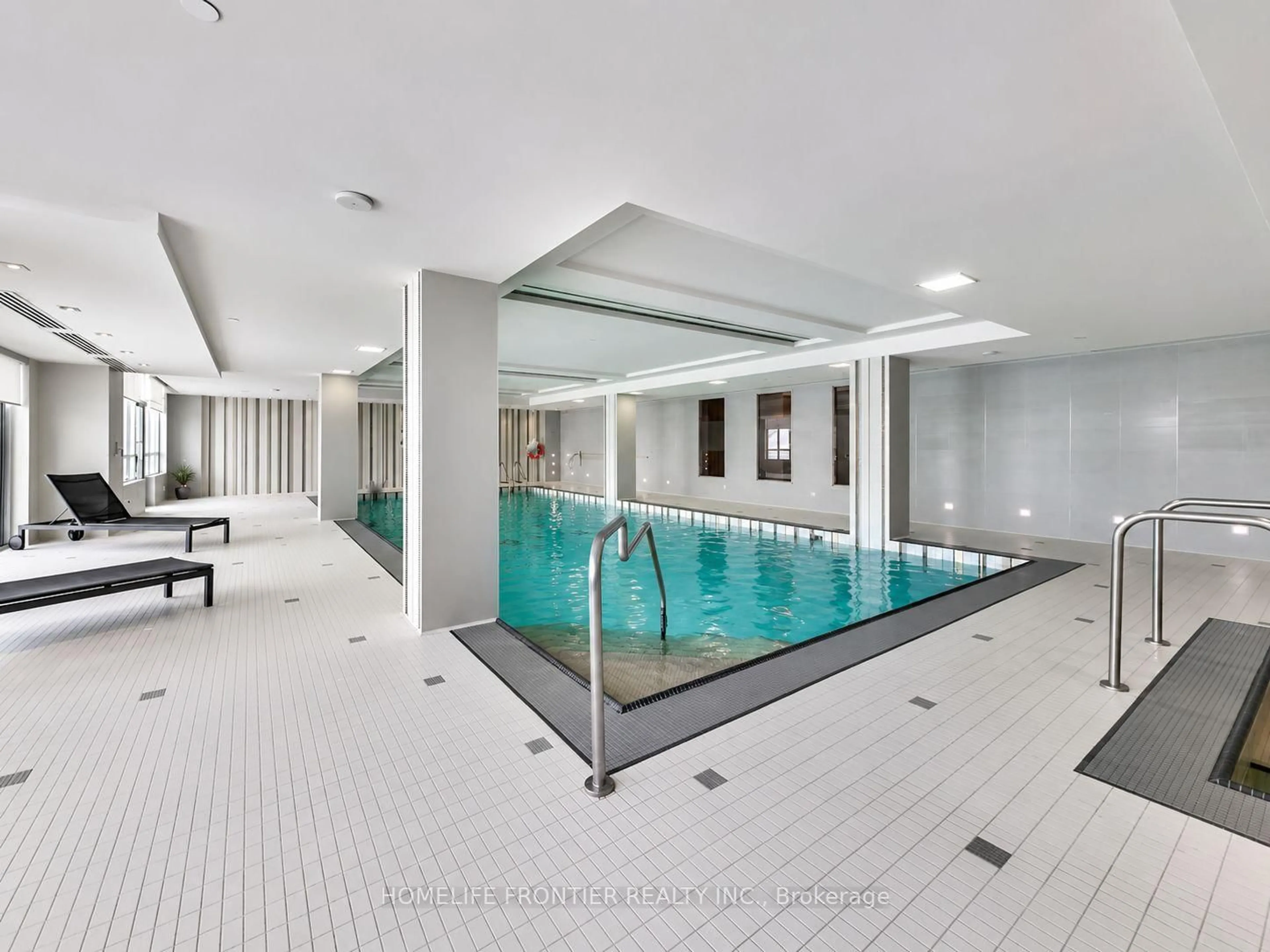 Pool for 7165 Yonge St #1810, Markham Ontario L3T 0C9