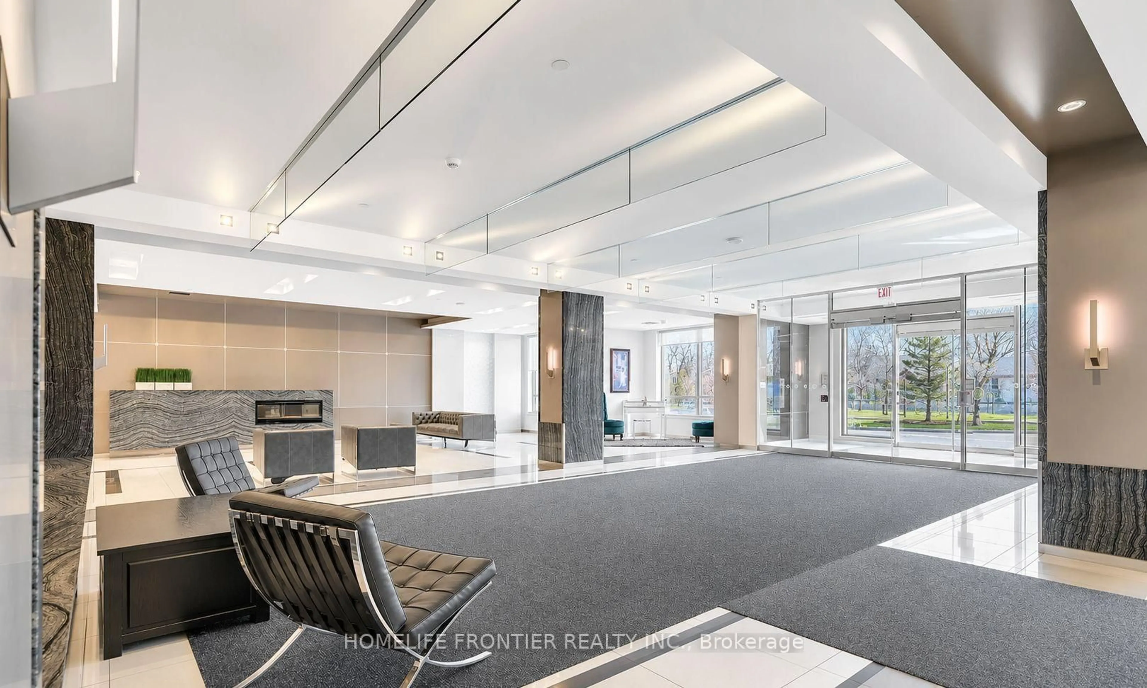 Indoor foyer for 7165 Yonge St #1810, Markham Ontario L3T 0C9
