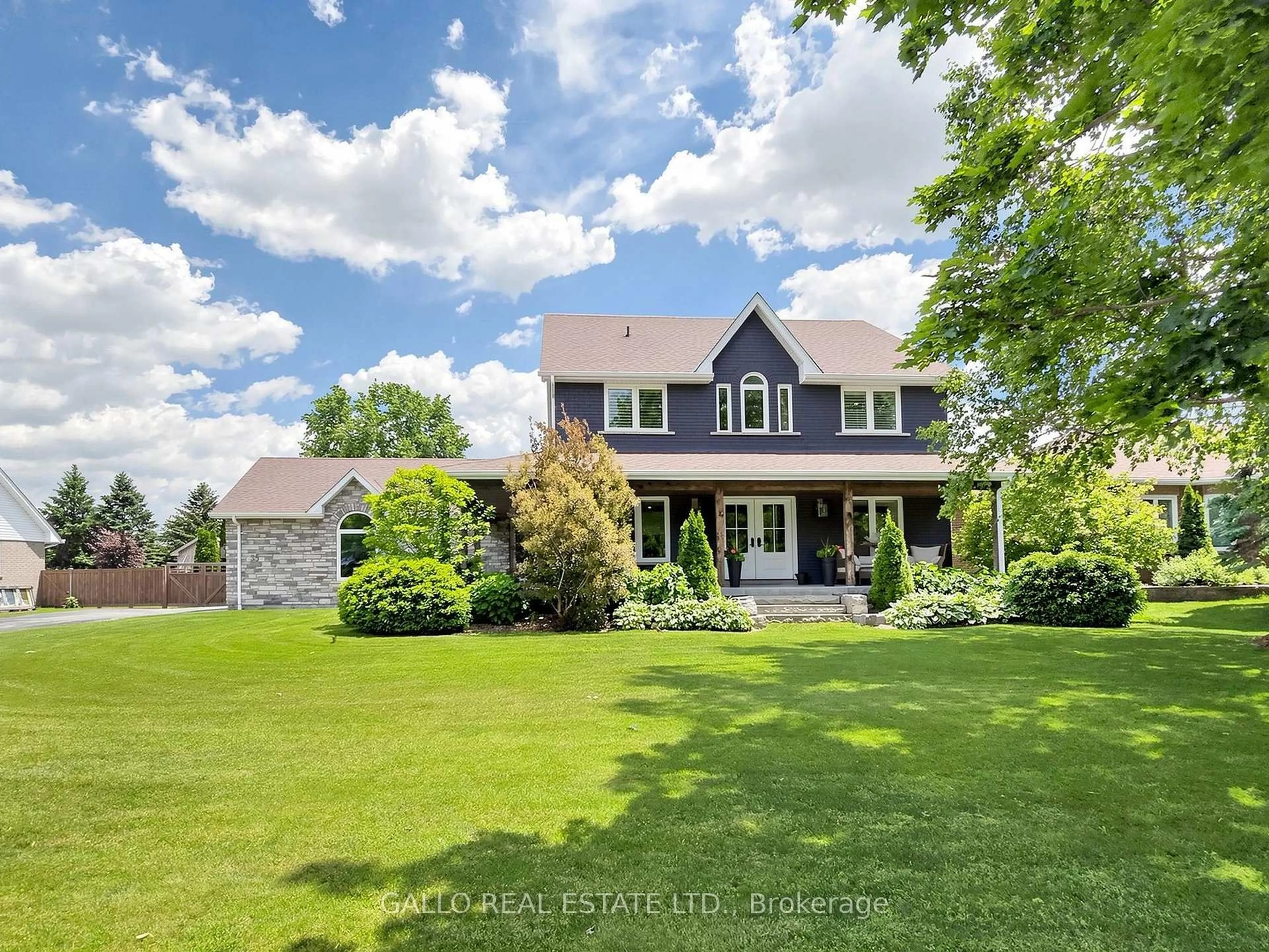 A pic from outside/outdoor area/front of a property/back of a property/a pic from drone, street for 35 Campbell Dr, Uxbridge Ontario L9P 1R5