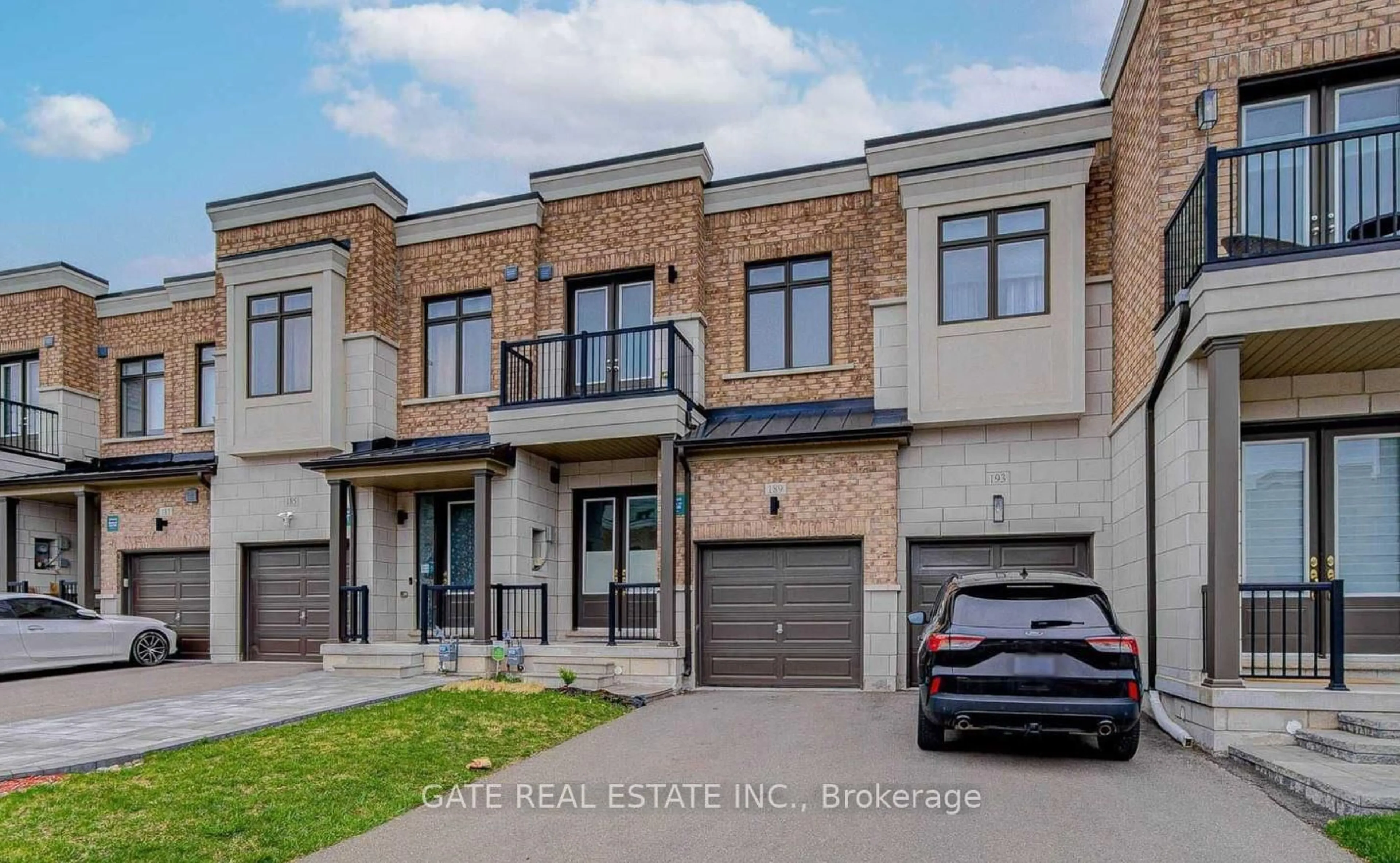 Home with brick exterior material, street for 189 Elyse Crt, Aurora Ontario L4G 2C9