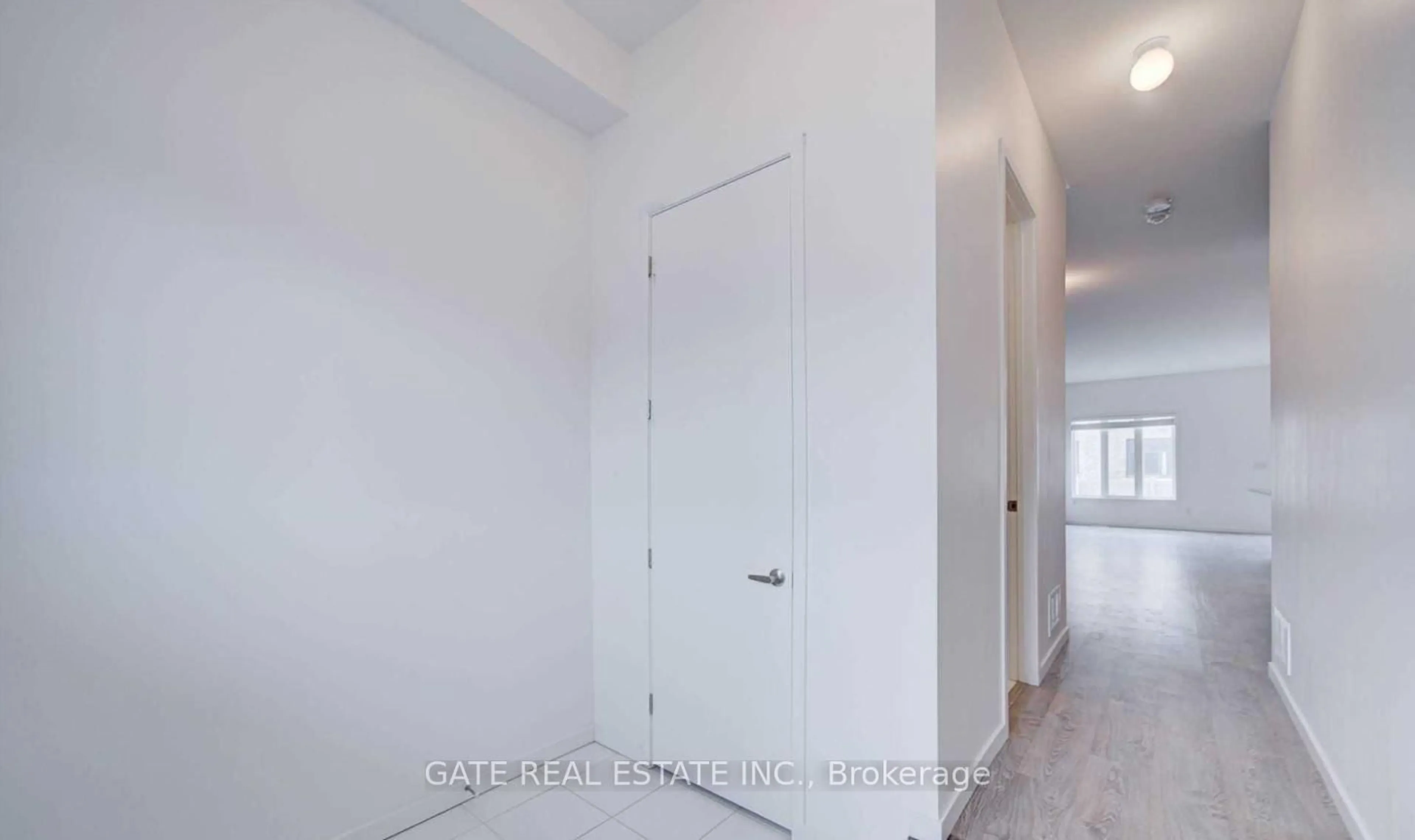 Indoor entryway for 189 Elyse Crt, Aurora Ontario L4G 2C9