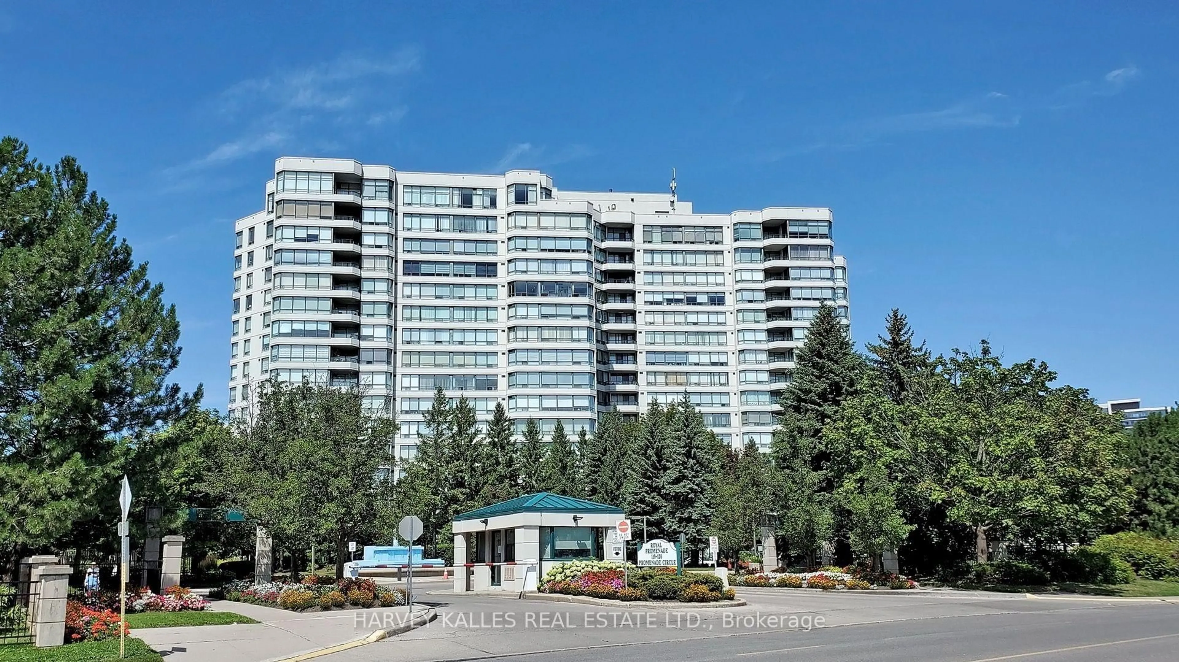 Indoor foyer for 120 Promenade Circ #212, Vaughan Ontario L4J 7W9