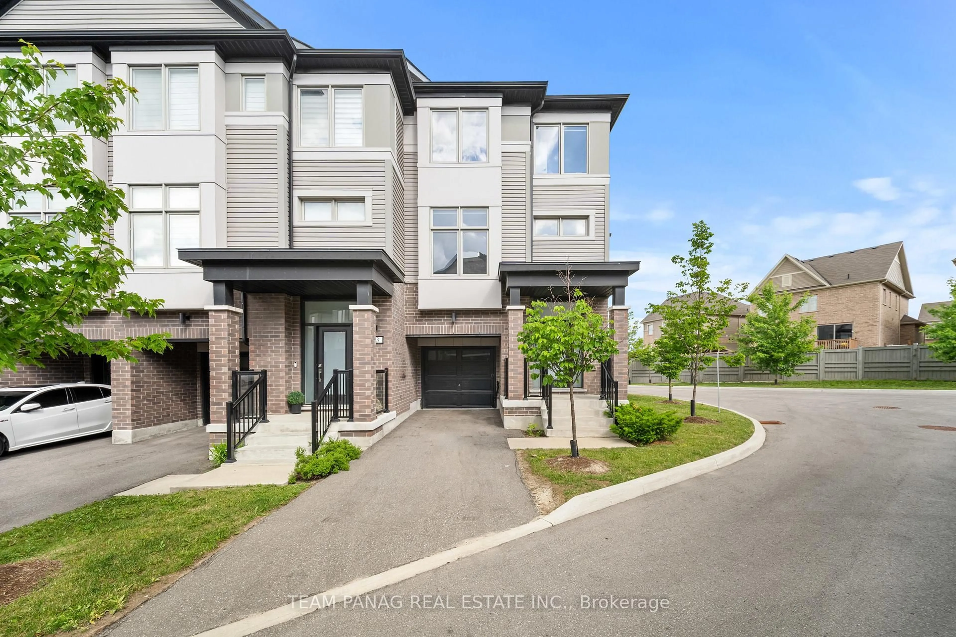 A pic from outside/outdoor area/front of a property/back of a property/a pic from drone, street for 65 Totten Tr, New Tecumseth Ontario L0G 1W0