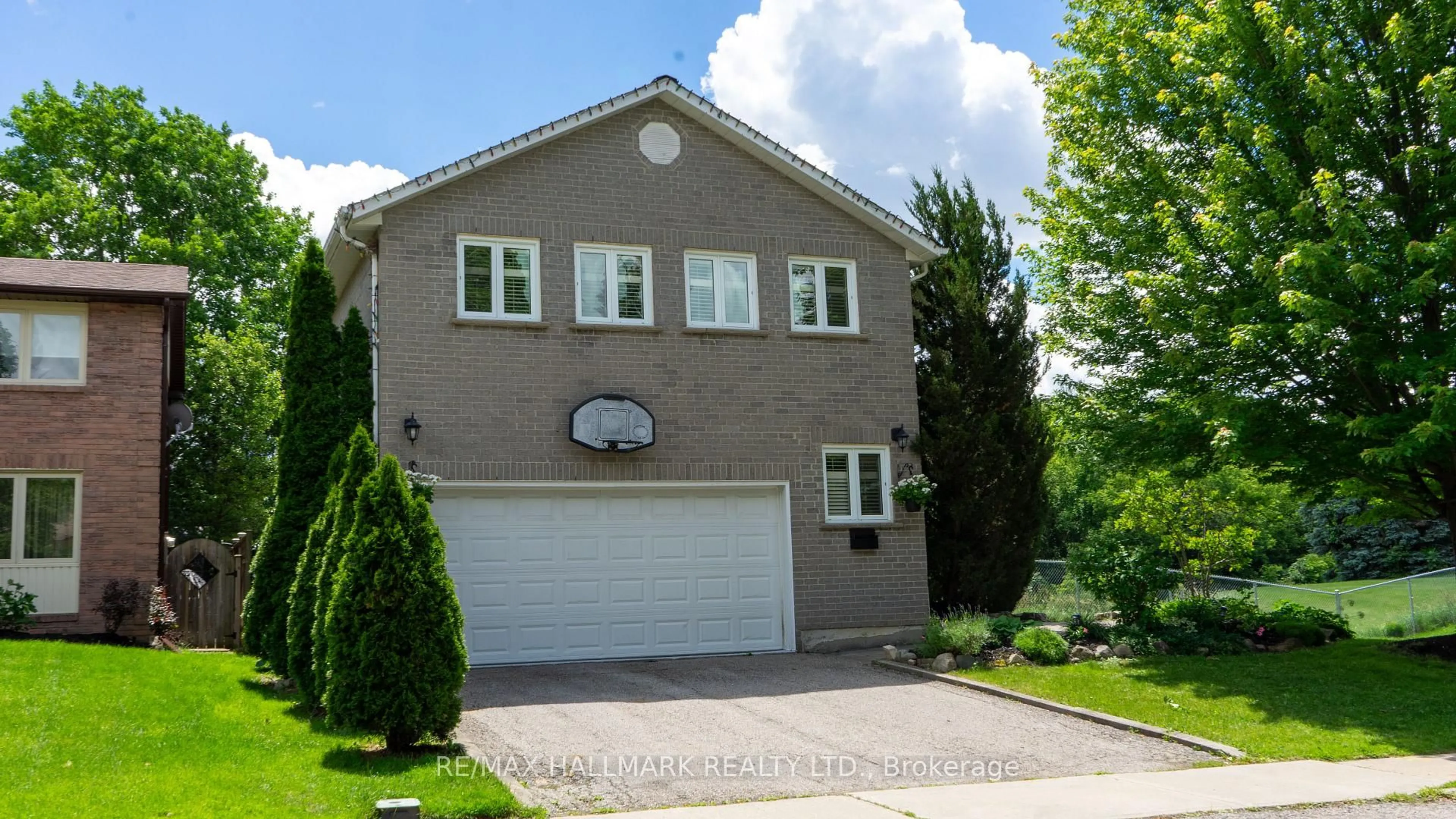Unknown for 145 Old Surrey Lane, Richmond Hill Ontario L4C 6R9