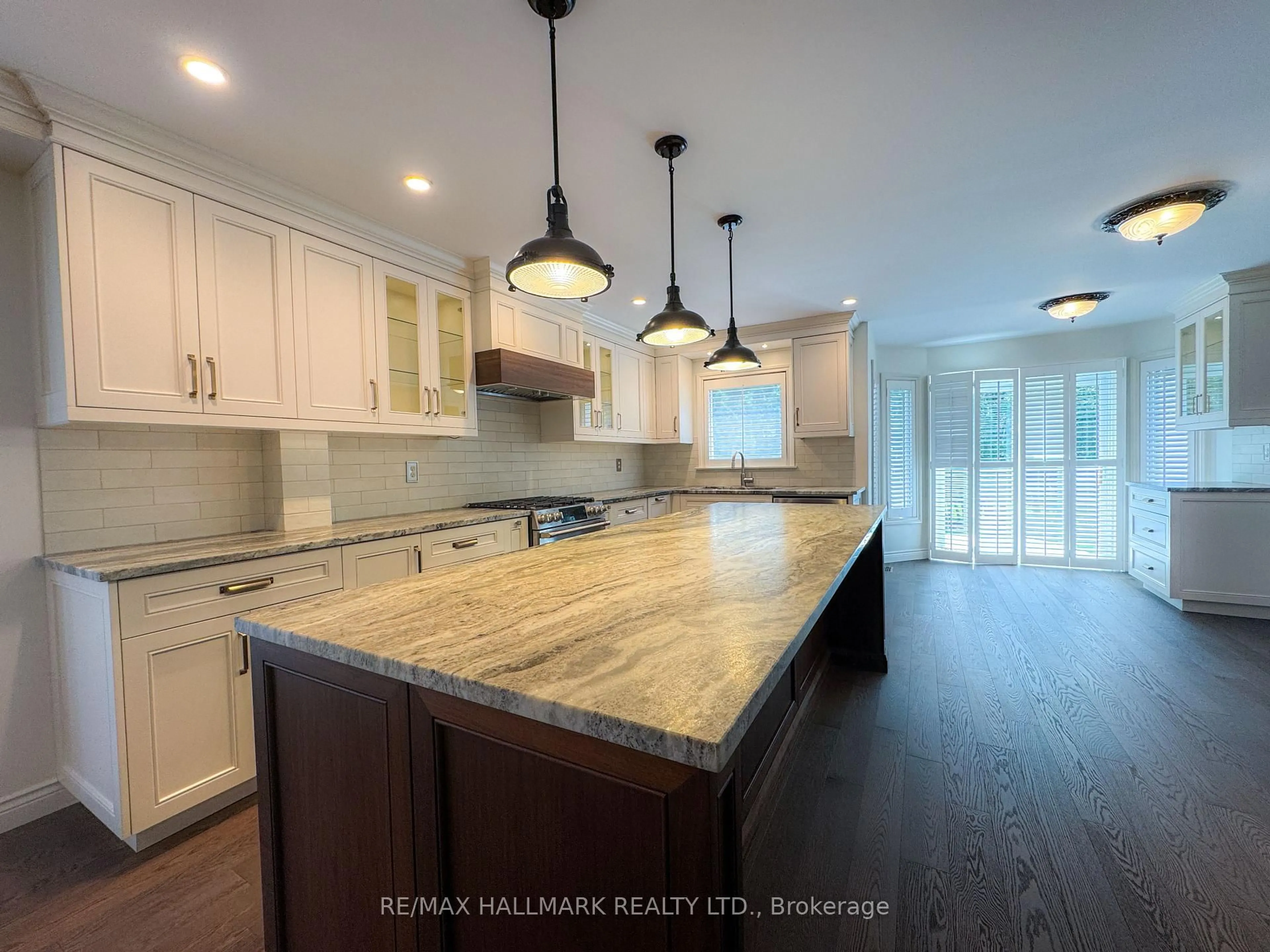 Open concept kitchen, ceramic/tile floor for 145 Old Surrey Lane, Richmond Hill Ontario L4C 6R9
