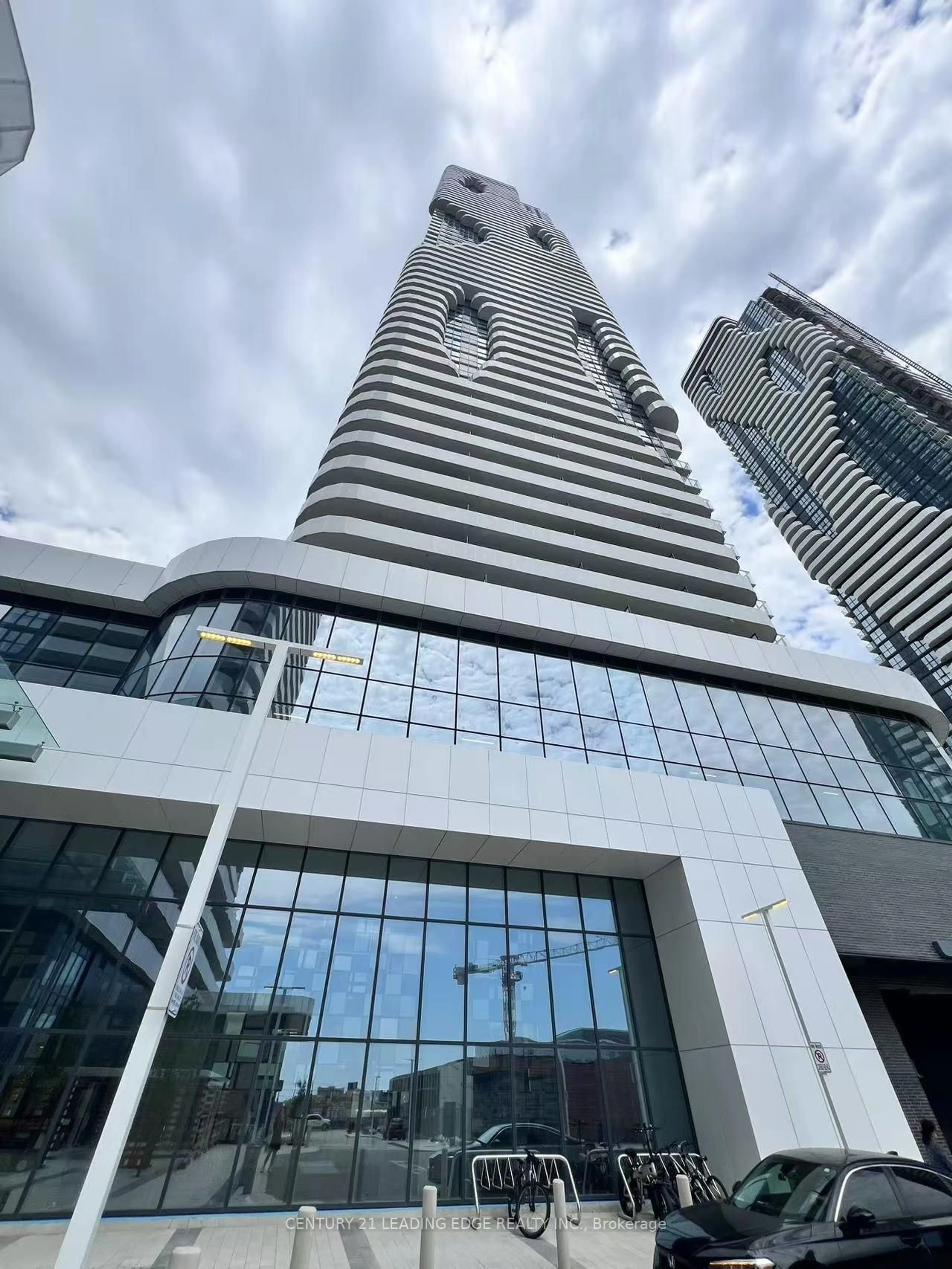 Indoor foyer for 225 Commerce St #5609, Vaughan Ontario L4K 0R1