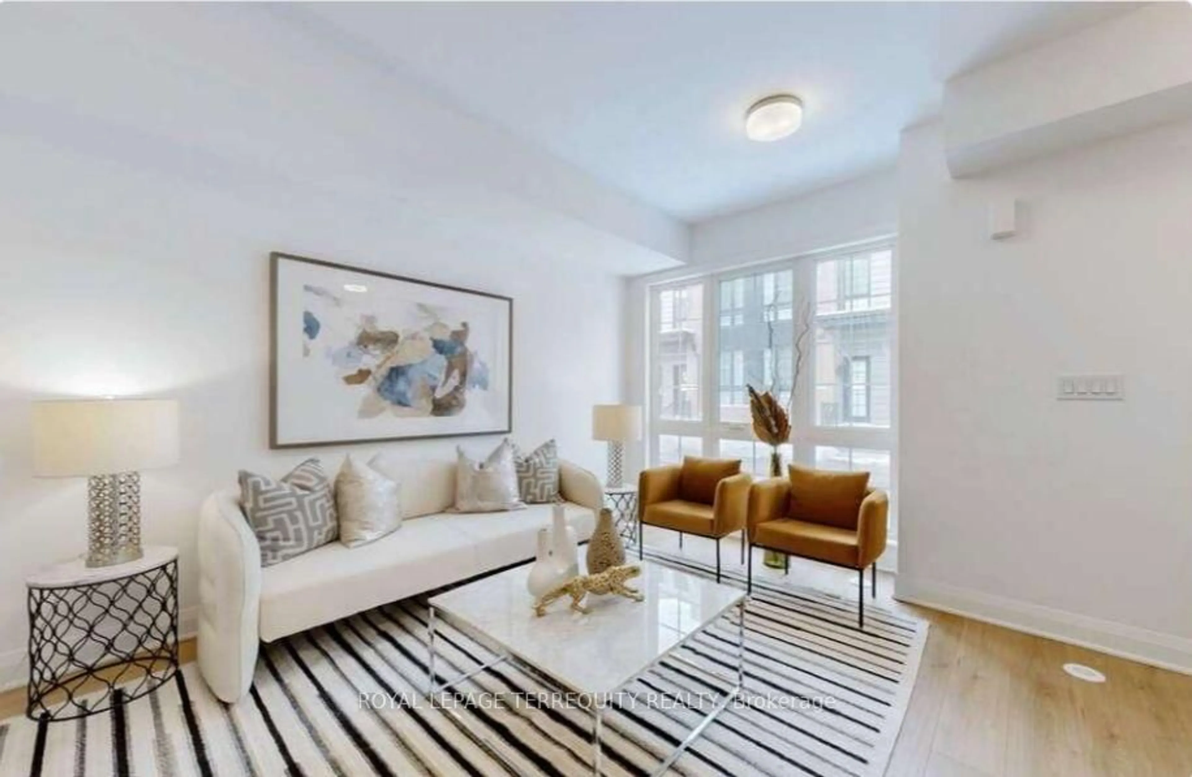 Living room with furniture, unknown for 150 Alton Cres, Vaughan Ontario L4J 0M1