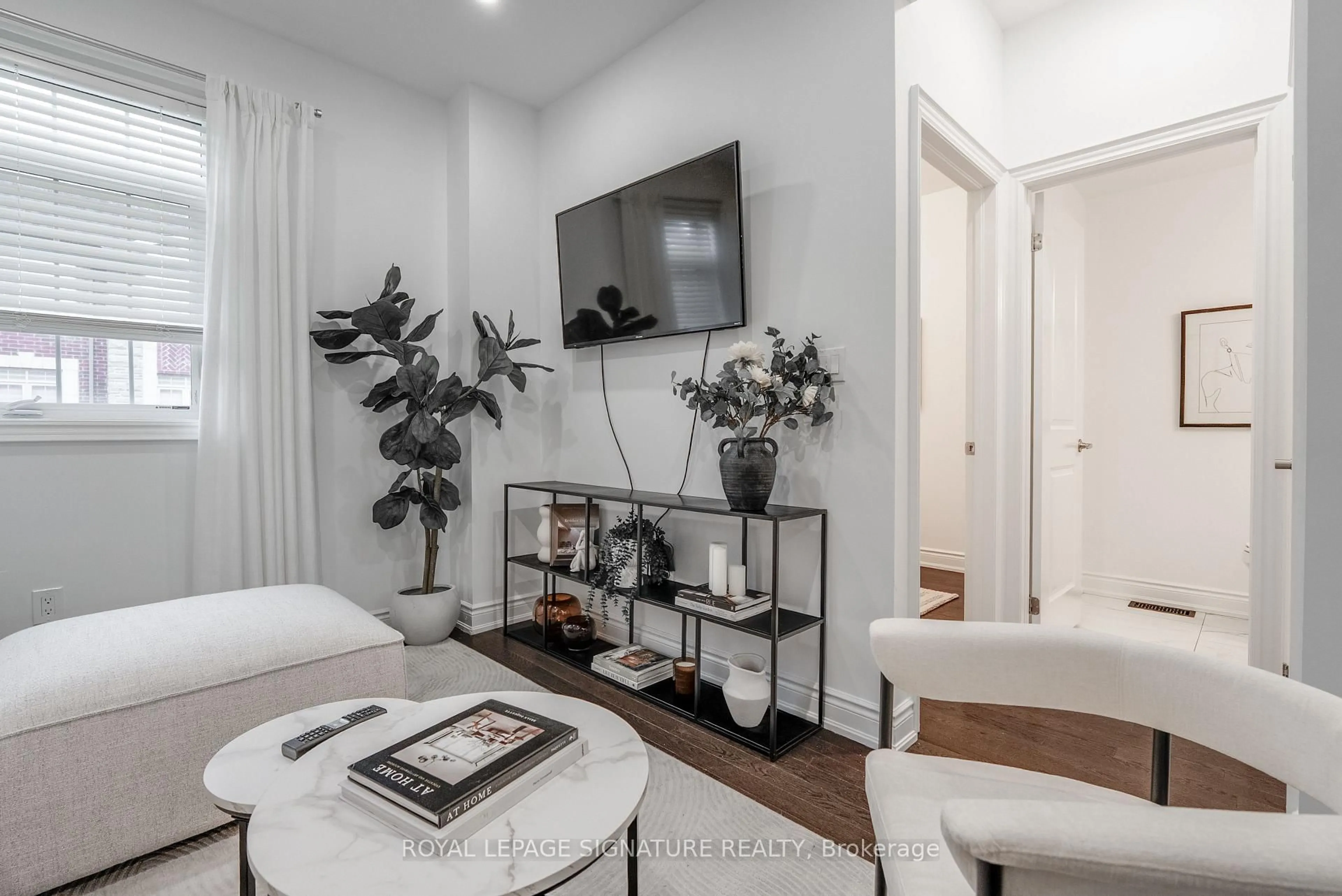 A pic of a room for 14 Queen Mary Crt, Vaughan Ontario L4L 0H9