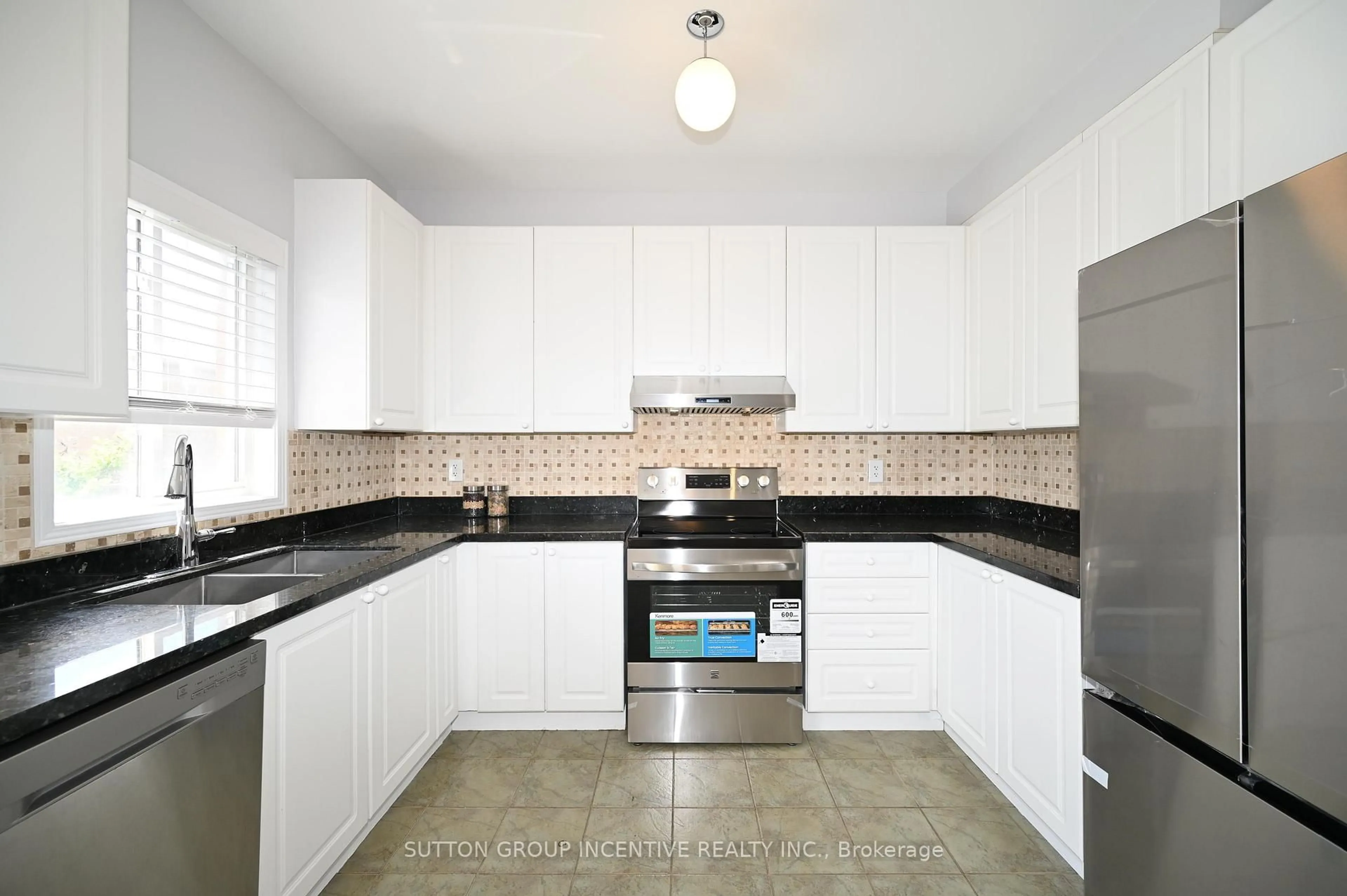 Standard kitchen, ceramic/tile floor for 59 Wheelwright Dr, Richmond Hill Ontario L4E 5A1
