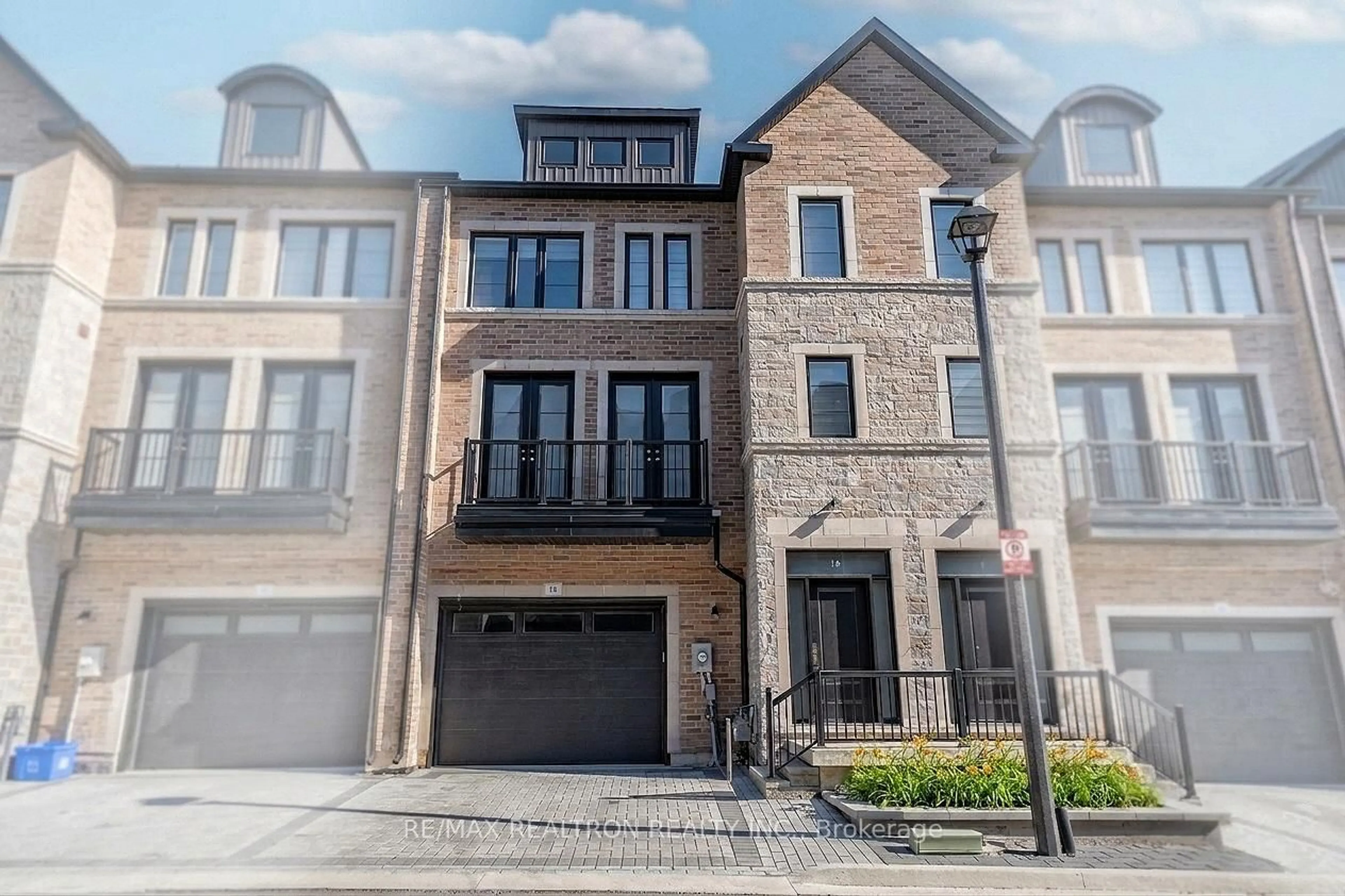 Unknown for 260 Eagle St #18, Newmarket Ontario L3Y 1K1