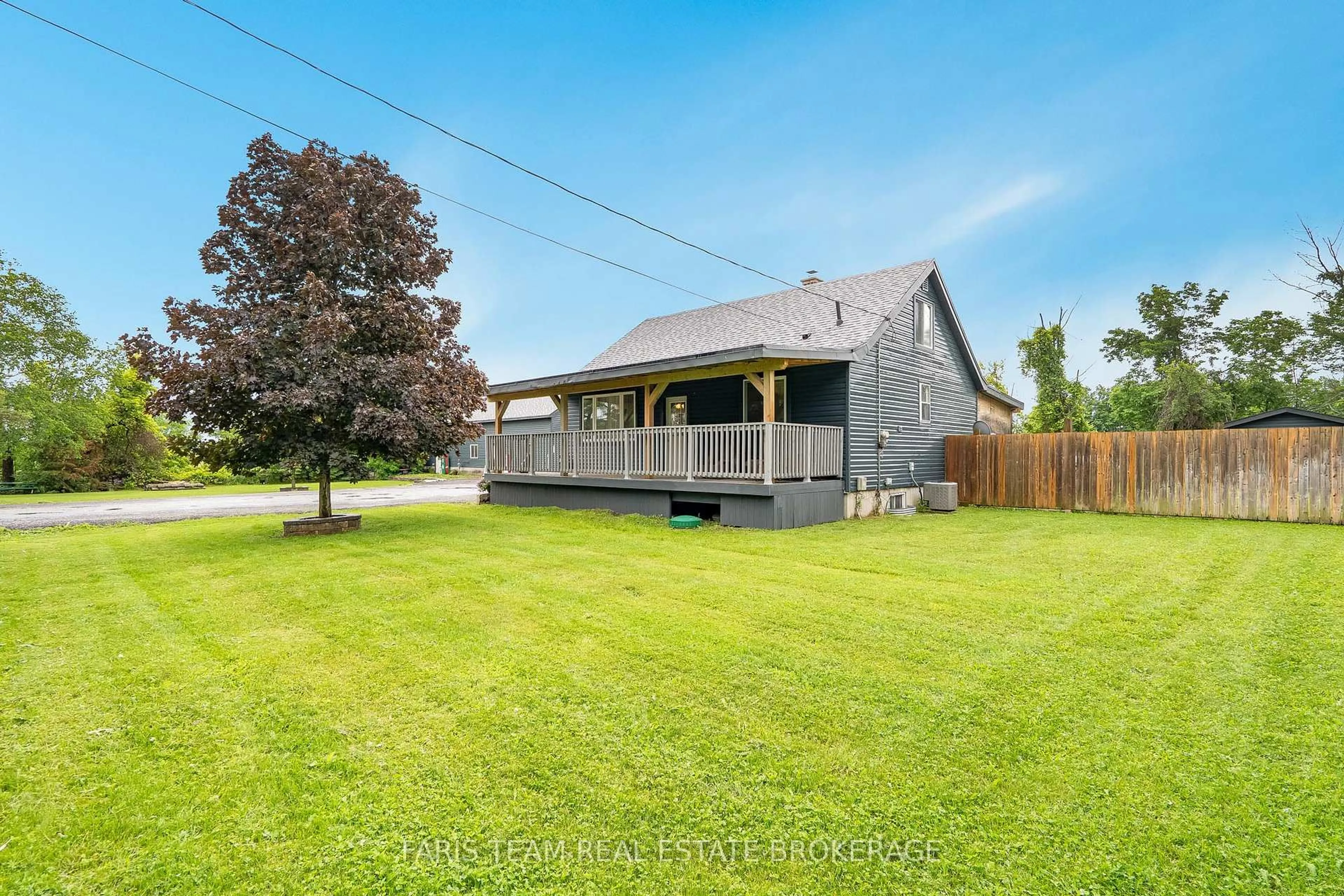 A pic from outside/outdoor area/front of a property/back of a property/a pic from drone, unknown for 1221 10th Line, Innisfil Ontario L9S 3N5