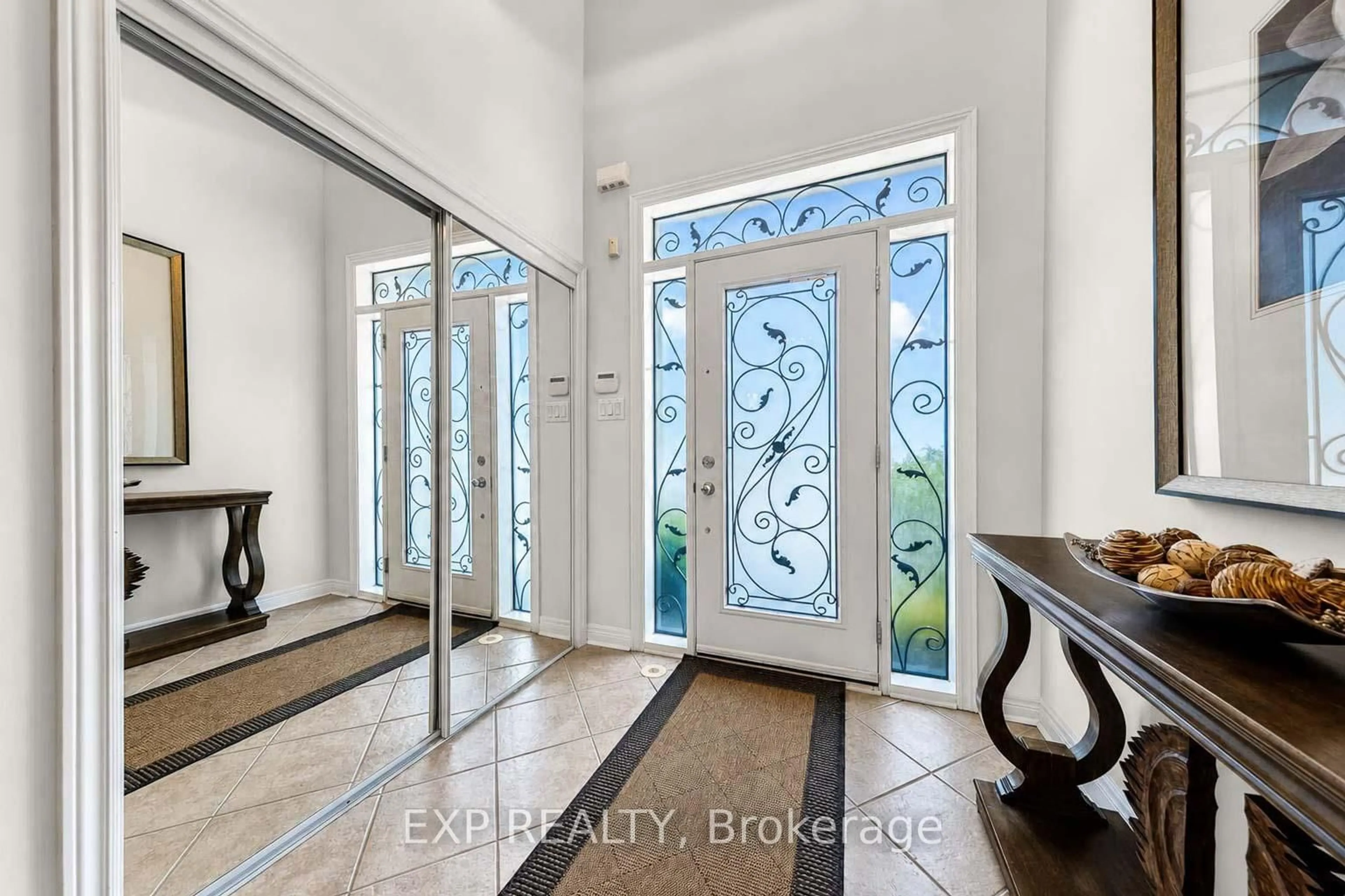 Indoor entryway for 8900 Bathurst St #9, Vaughan Ontario L4J 8A7