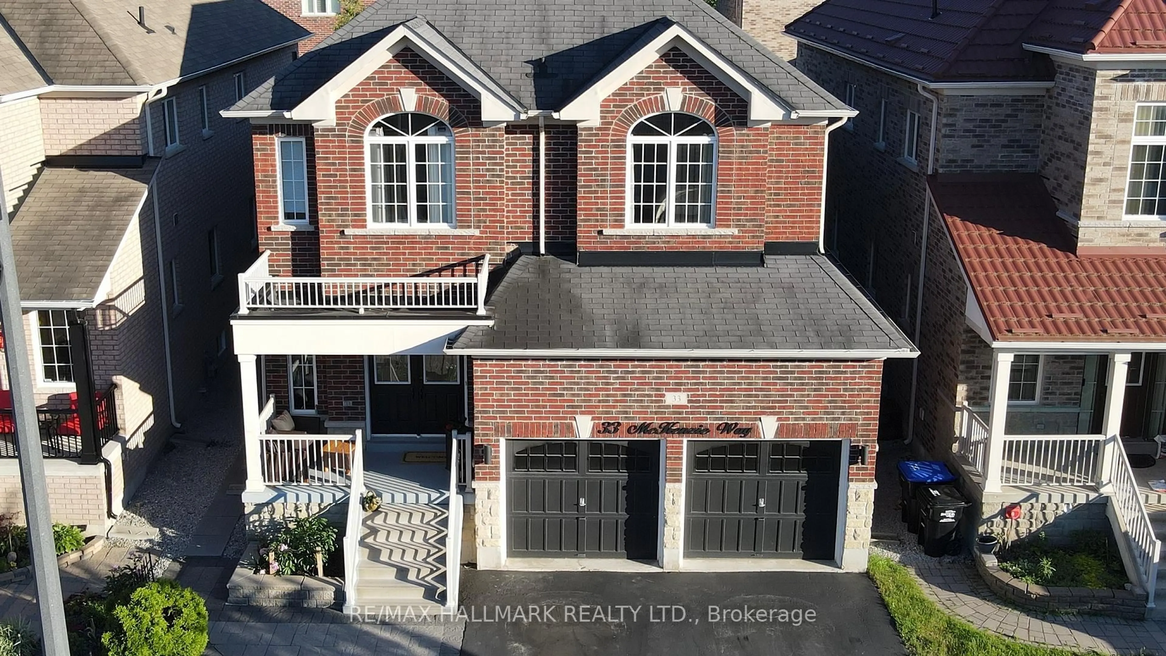 Home with brick exterior material, street for 33 Mckenzie Way, Bradford West Gwillimbury Ontario L3Z 0K1