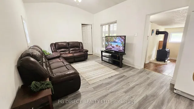 2 Shamrock Cres, Essa 3