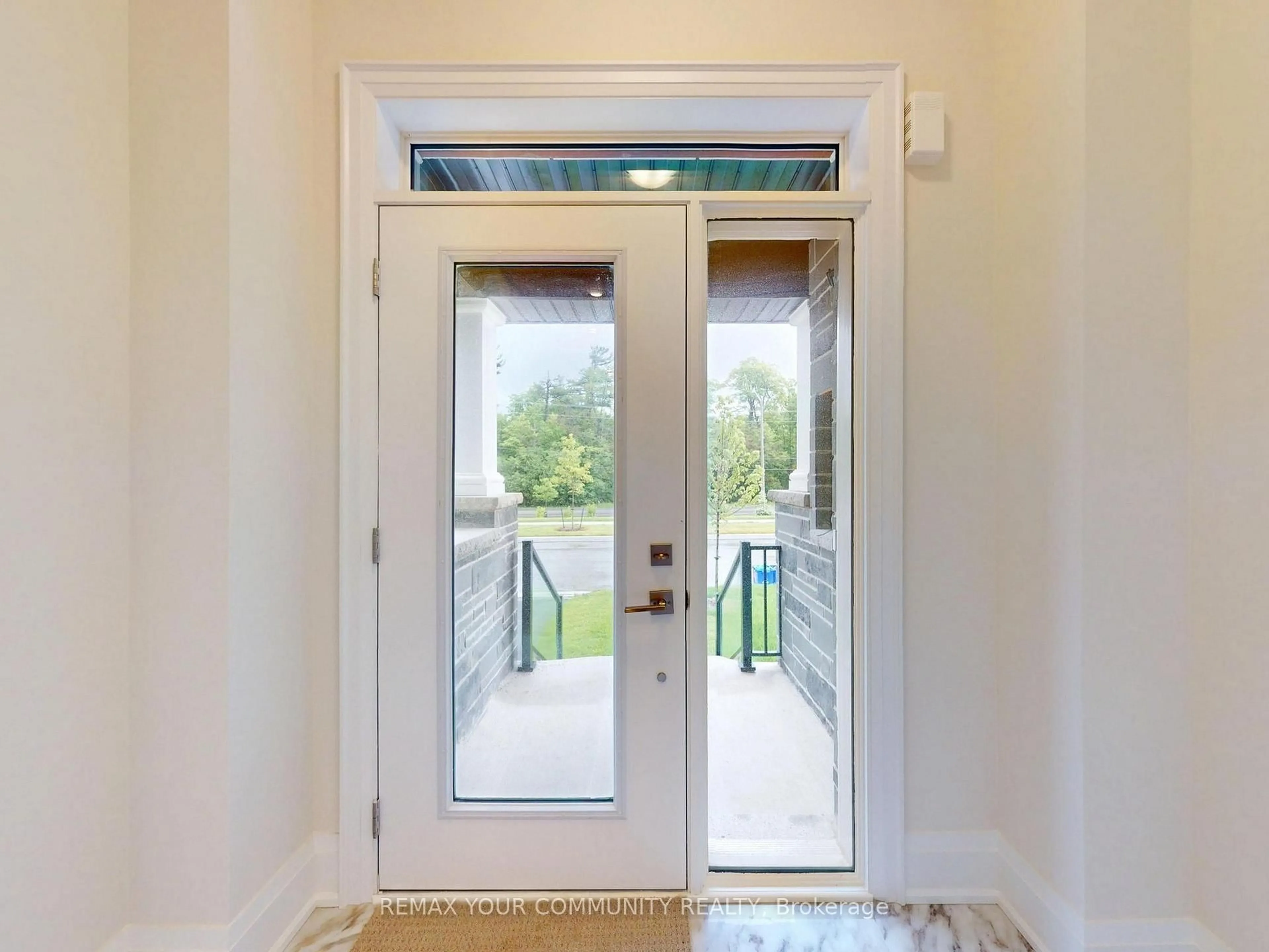 Indoor entryway for 43 Schmeltzer Cres, Richmond Hill Ontario L4E 1K9