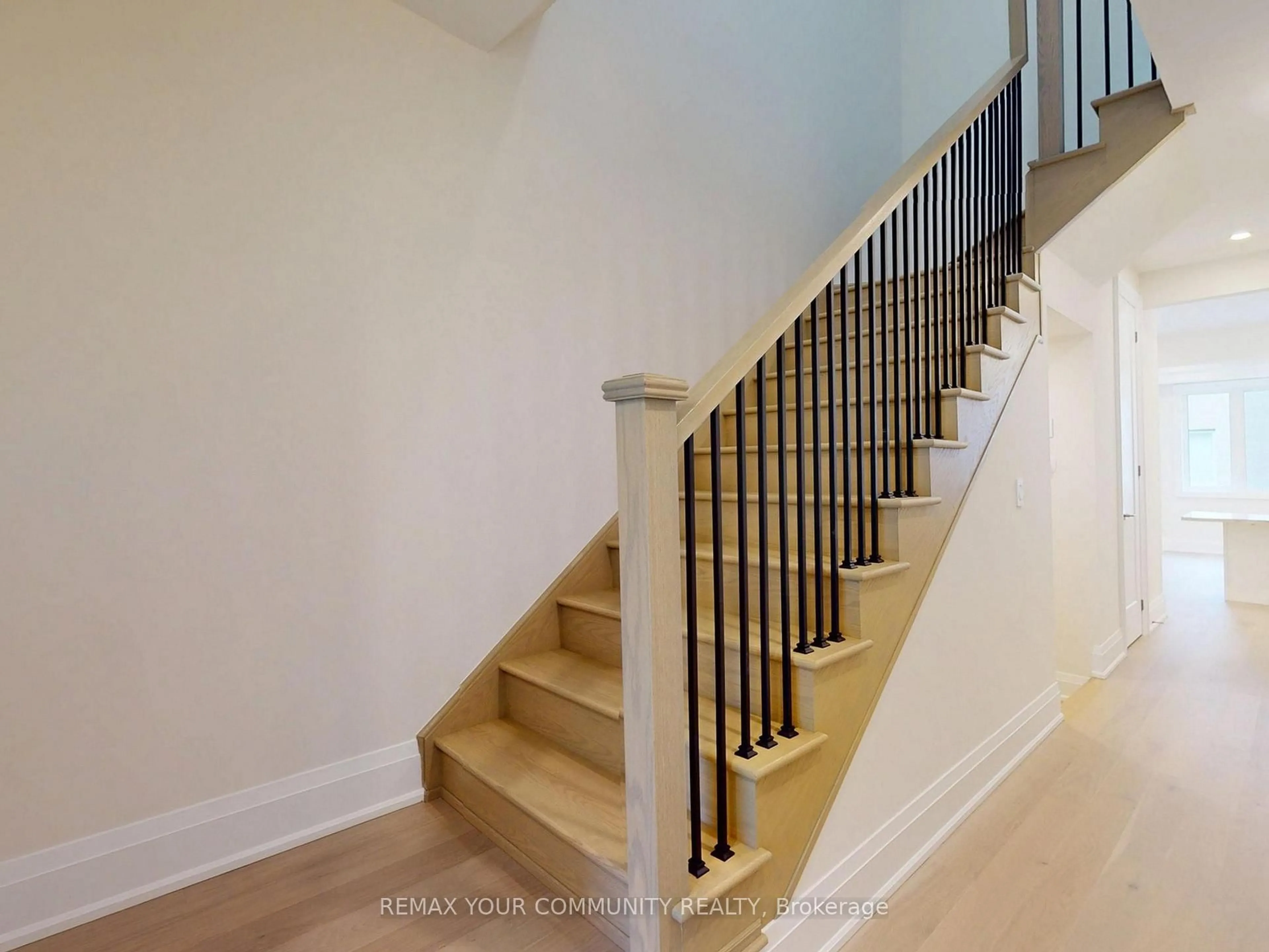 Stairs for 43 Schmeltzer Cres, Richmond Hill Ontario L4E 1K9