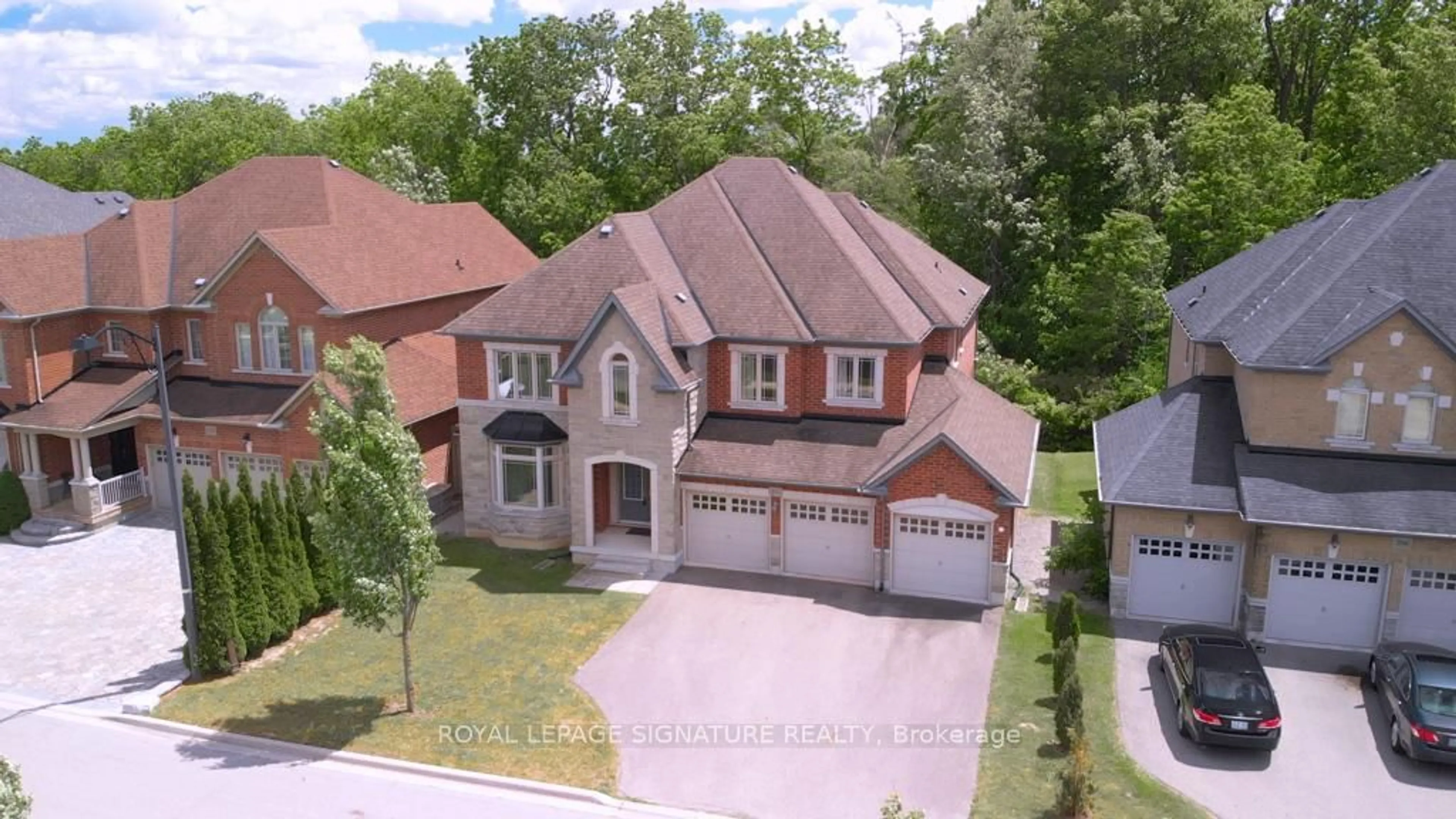 A pic from outside/outdoor area/front of a property/back of a property/a pic from drone, street for 210 Upper Post Rd, Vaughan Ontario L6A 4K1