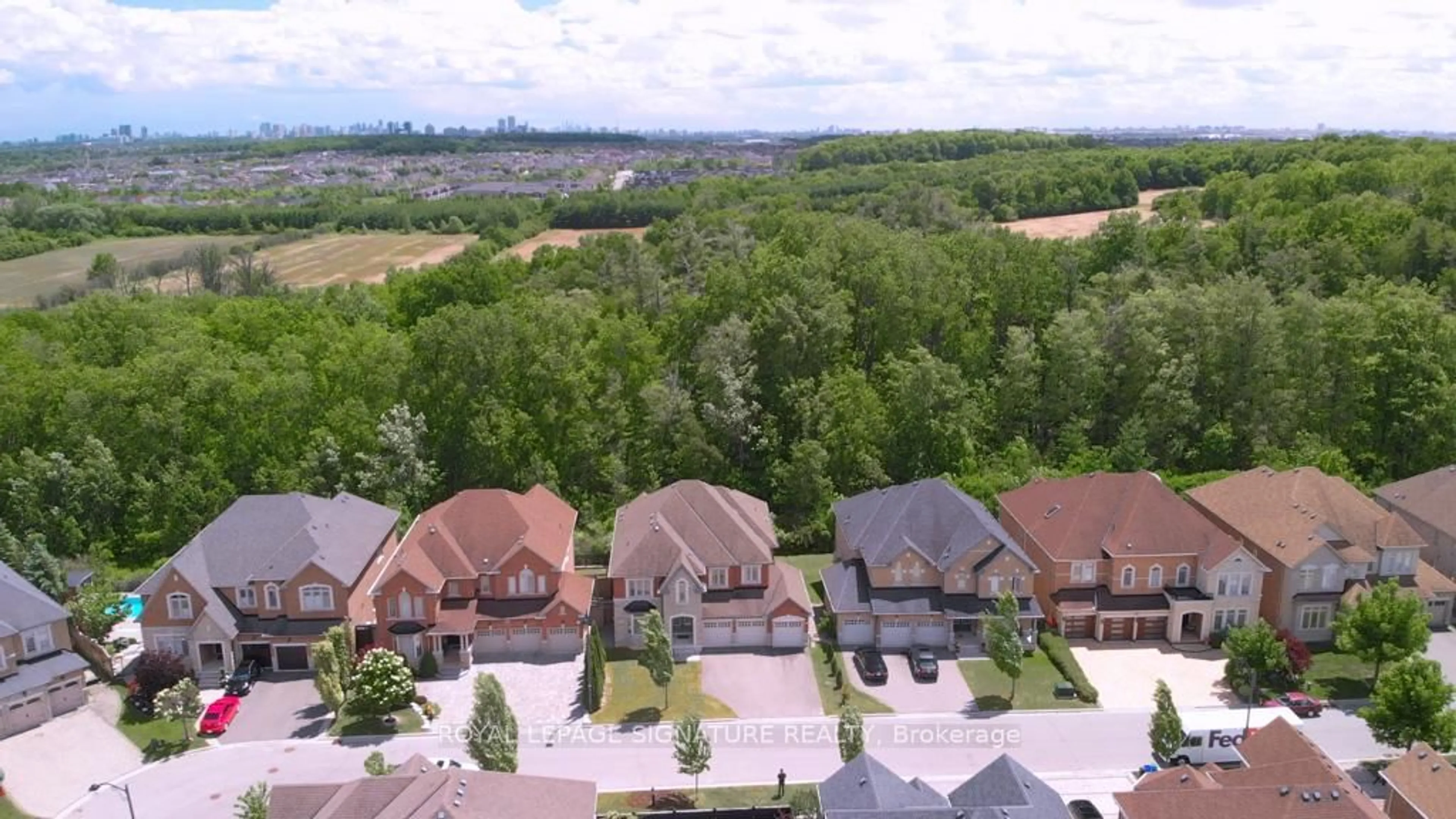 A pic from outside/outdoor area/front of a property/back of a property/a pic from drone, mountain view for 210 Upper Post Rd, Vaughan Ontario L6A 4K1