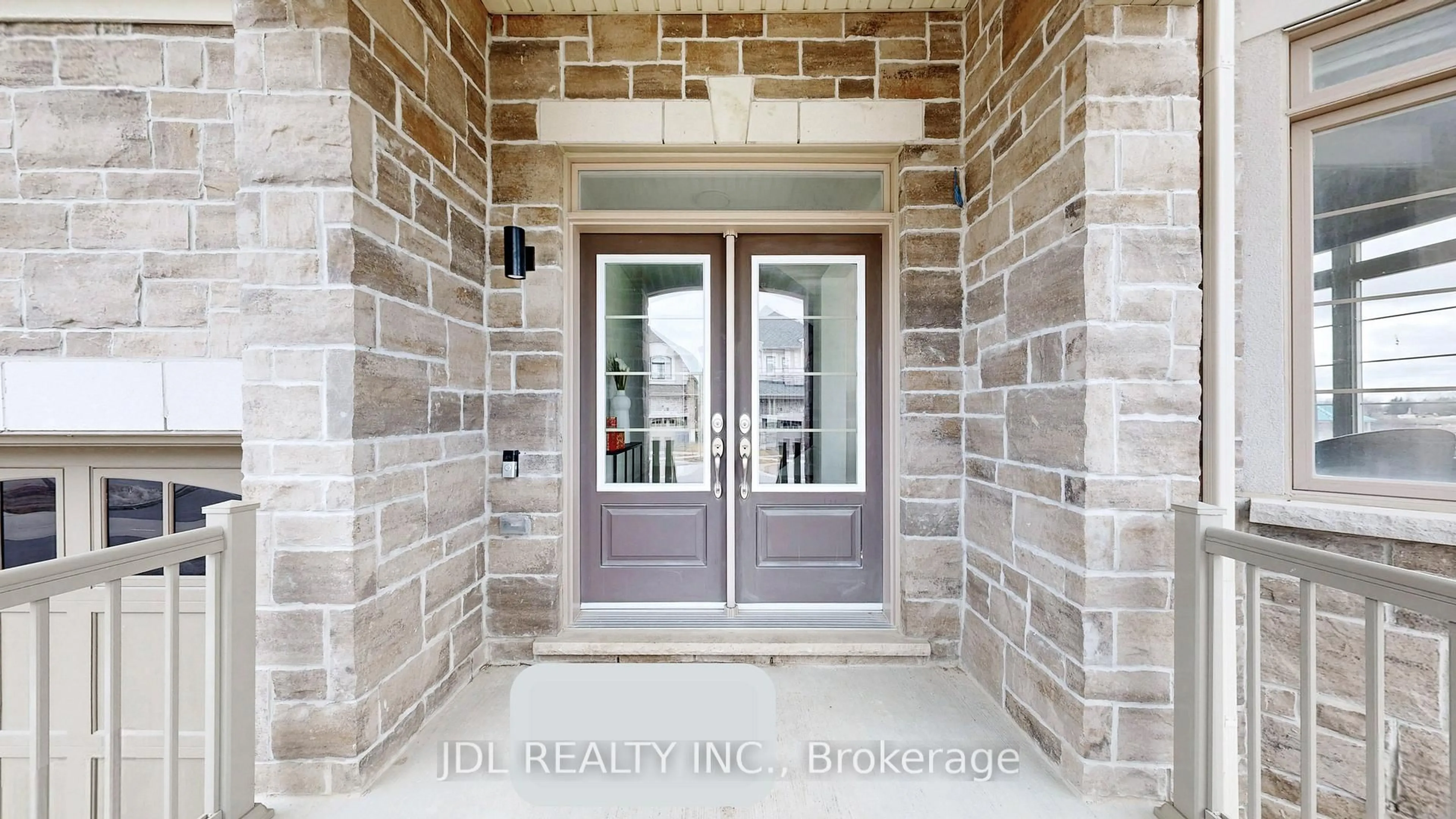 Indoor entryway for 56 Connell Dr, Georgina Ontario L4P 0J5