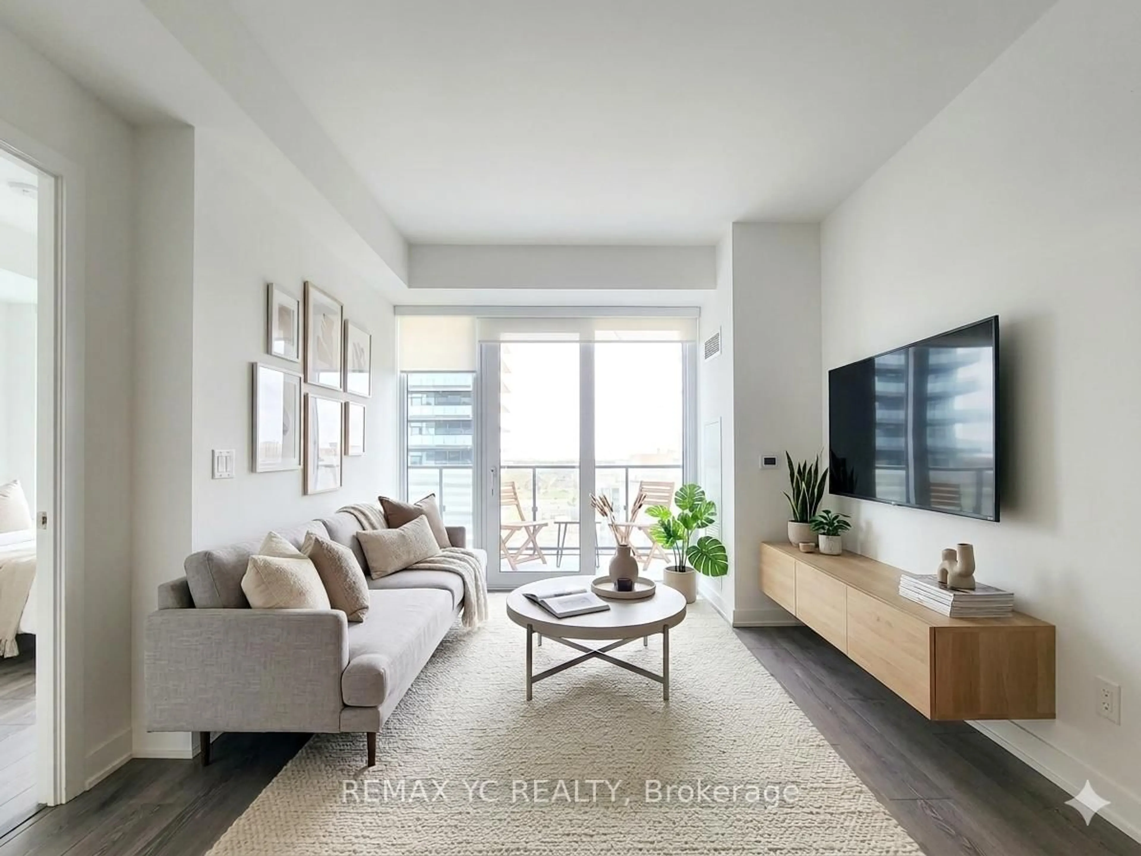 Living room with furniture, unknown for 95 Oneida Cres #1407, Richmond Hill Ontario L4B 0H5