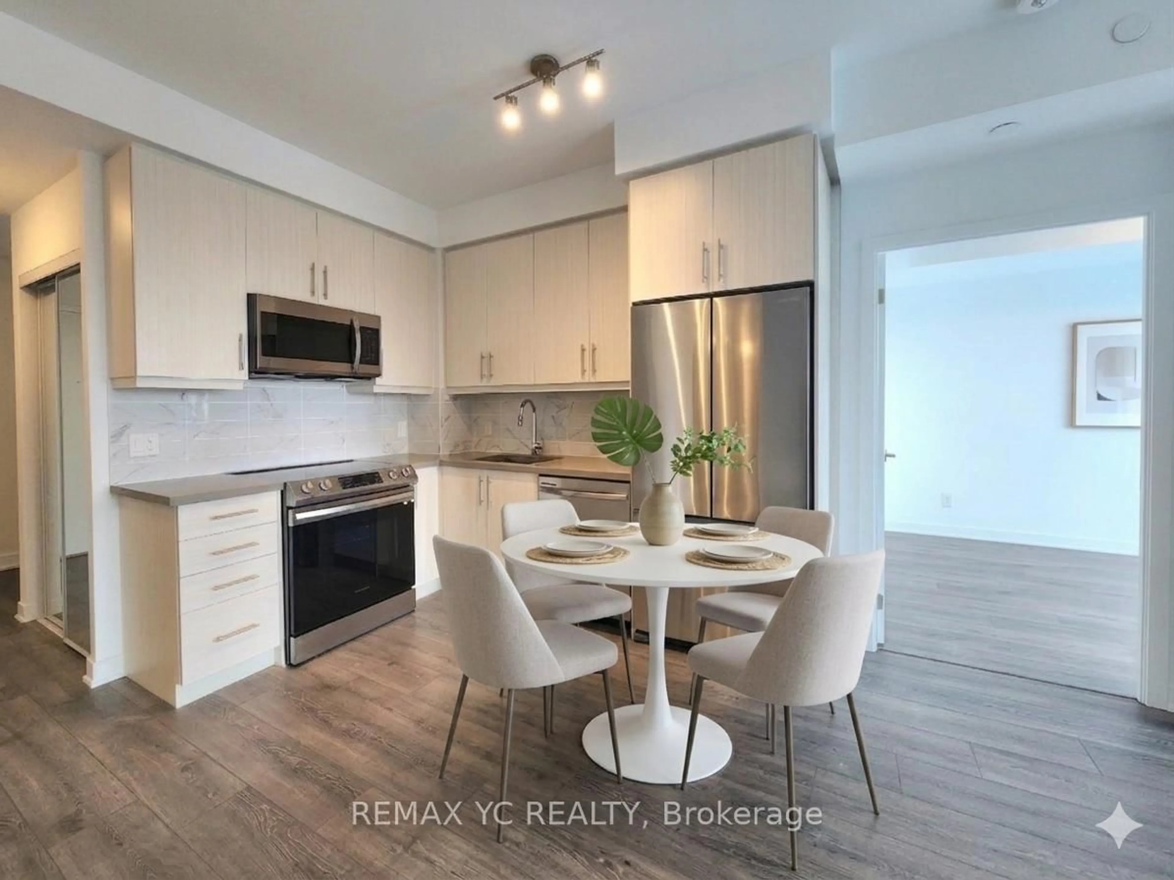 Open concept kitchen, unknown for 95 Oneida Cres #1407, Richmond Hill Ontario L4B 0H5