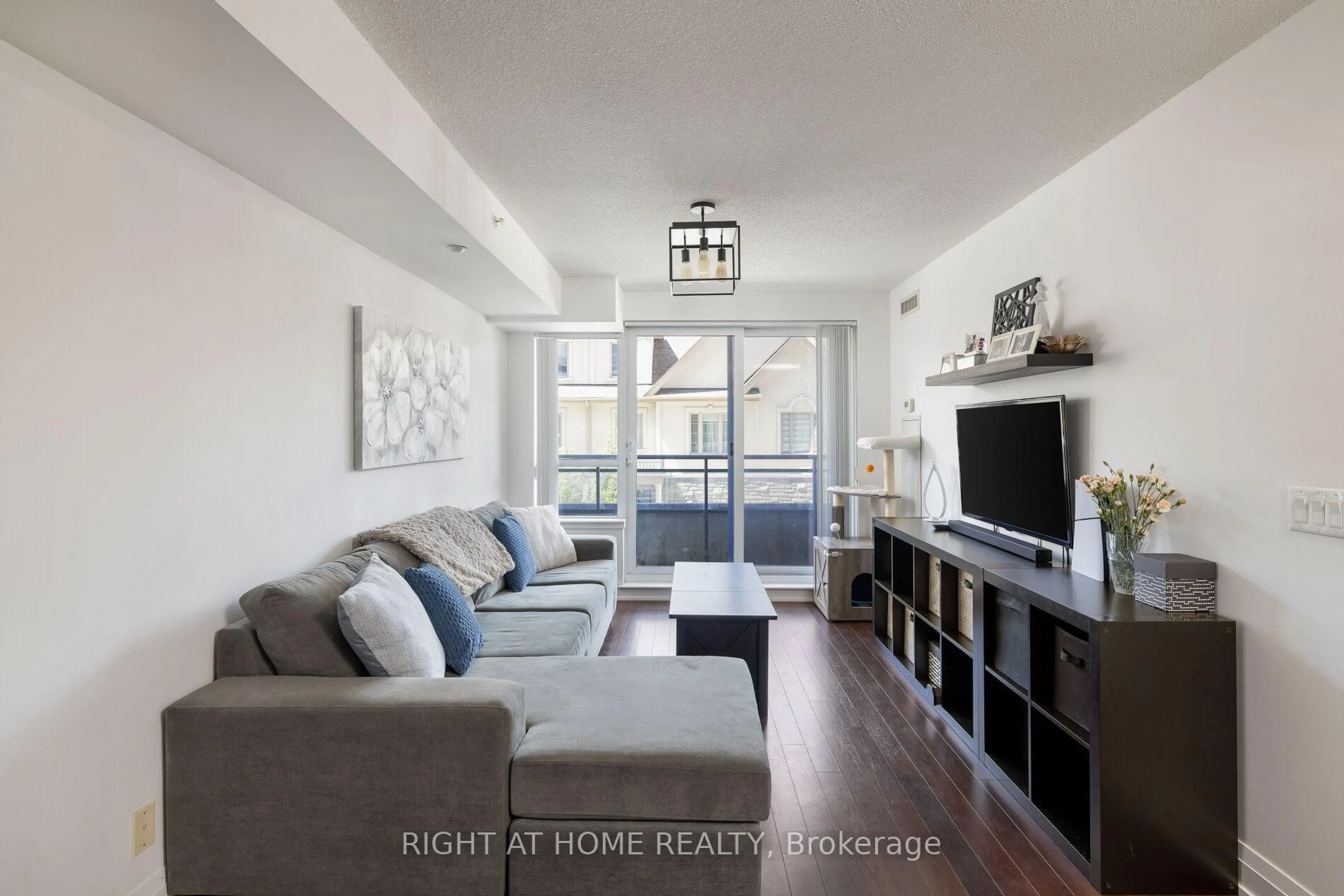 Living room with furniture, unknown for 376 Highway 7 E #220, Richmond Hill Ontario L4B 0C7
