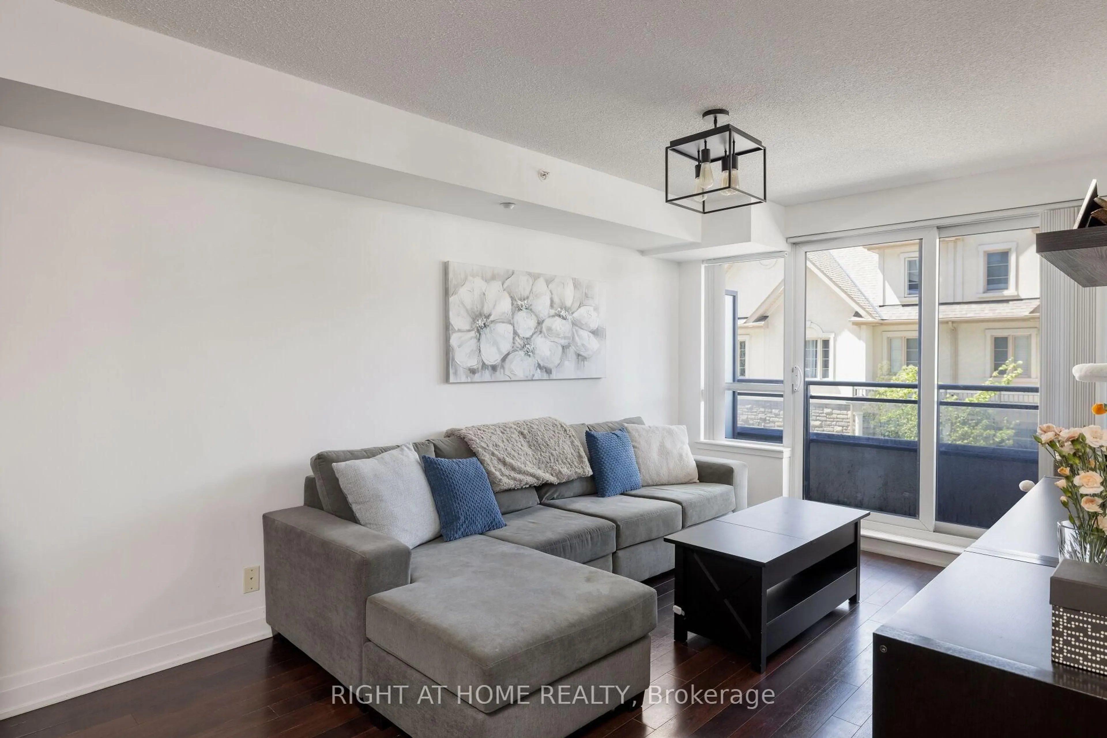 Living room with furniture, unknown for 376 Highway 7 E #220, Richmond Hill Ontario L4B 0C7