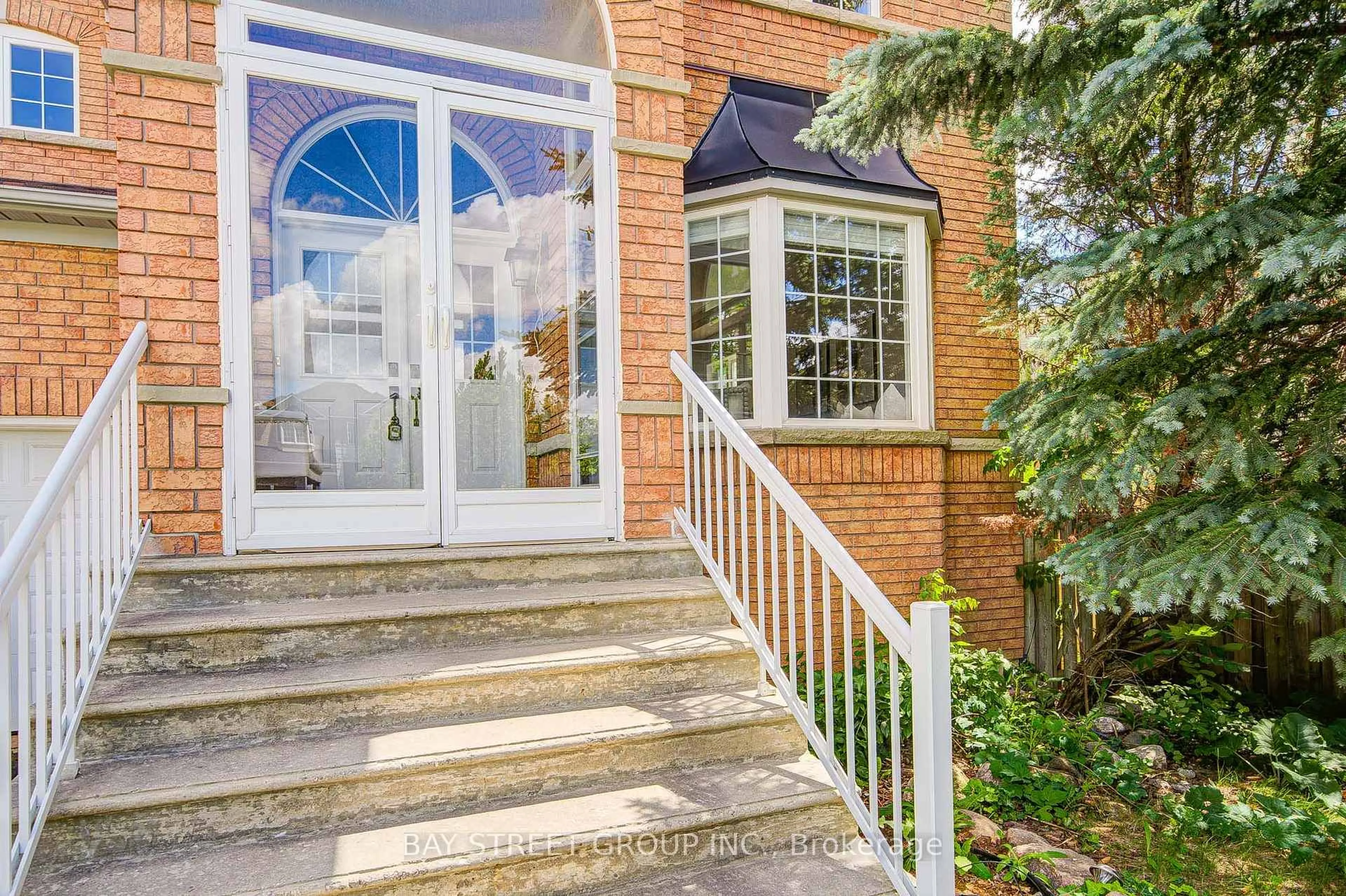 Unknown for 19 Fountain Crt, Richmond Hill Ontario L4S 2K4