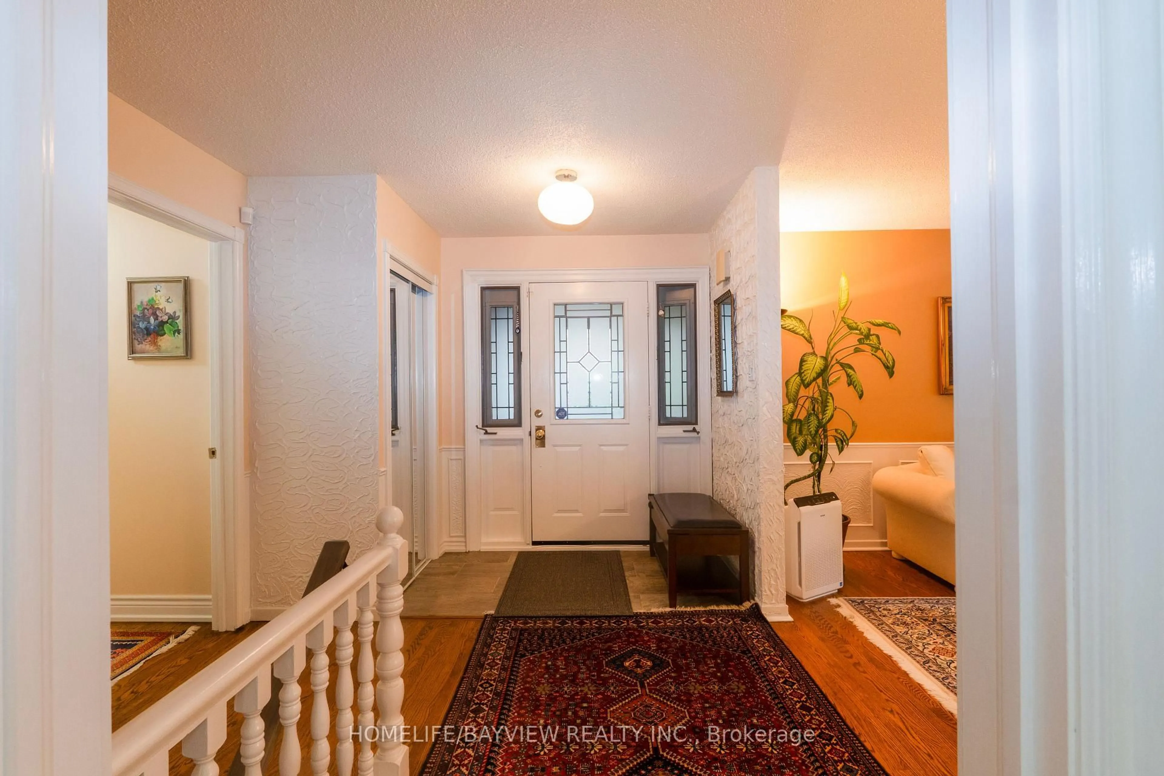 Indoor entryway for 44 Baymark Rd, Markham Ontario L3T 3X9