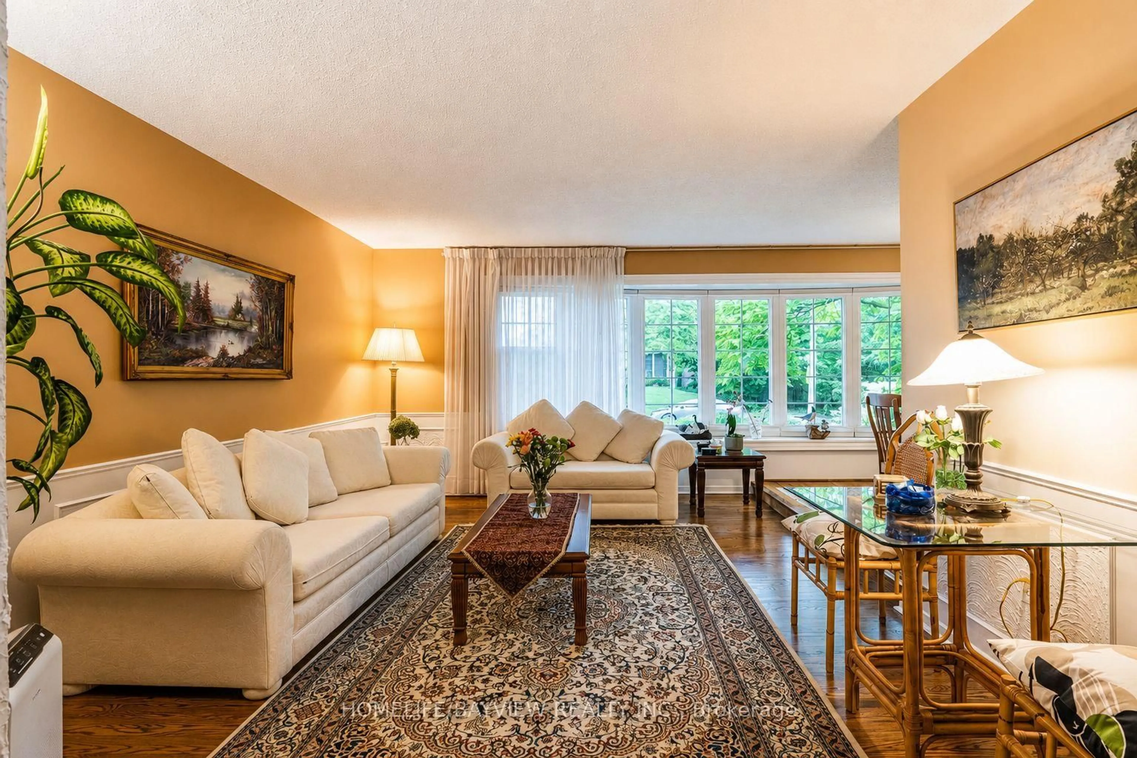 Living room with furniture, unknown for 44 Baymark Rd, Markham Ontario L3T 3X9