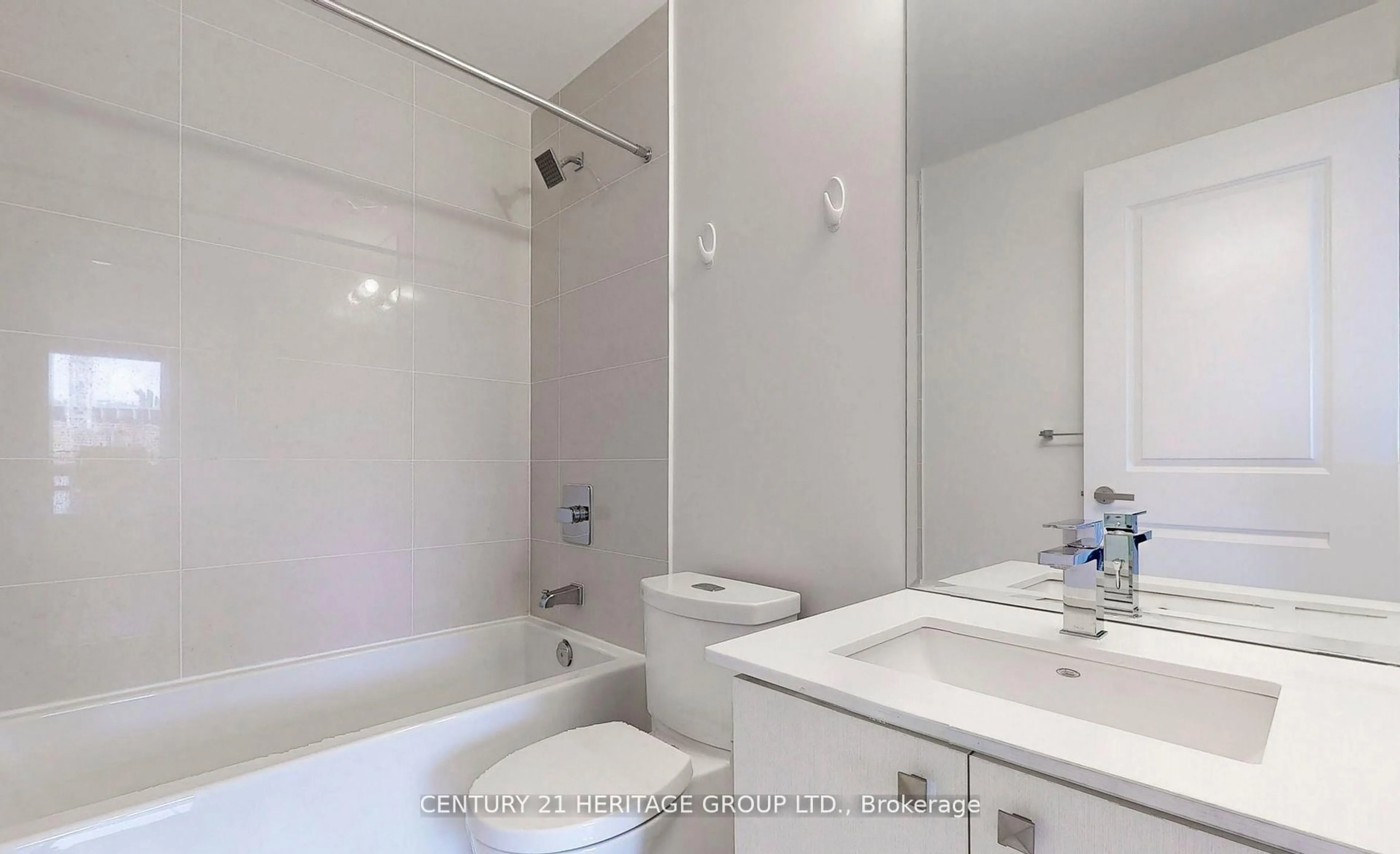 Standard bathroom, unknown for 9085 Jane St #1512, Vaughan Ontario L4K 0L8