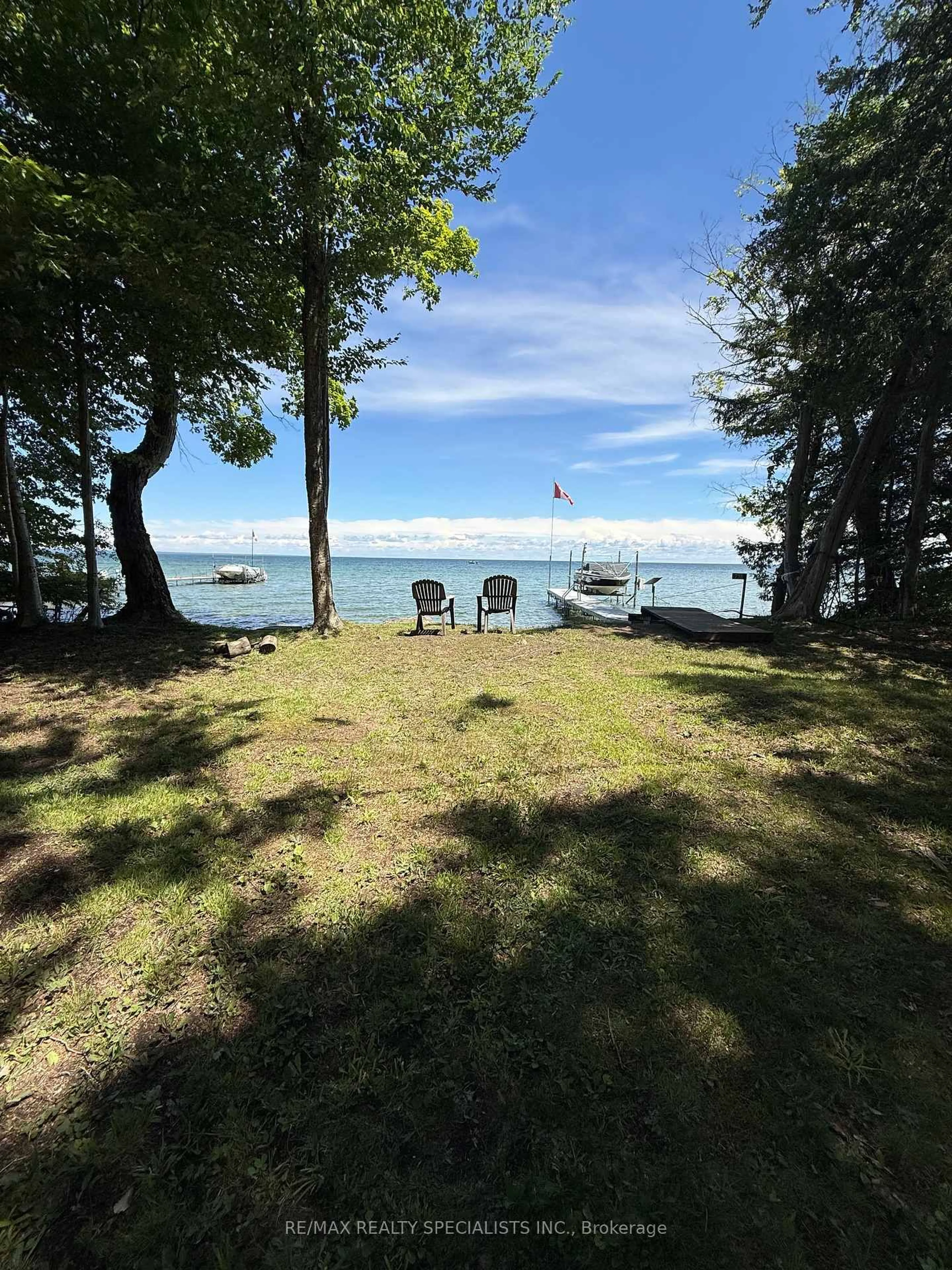 A pic from outside/outdoor area/front of a property/back of a property/a pic from drone, water/lake/river/ocean view for LOT 238 SNAKE Island, Georgina Islands Ontario L4P 3E9