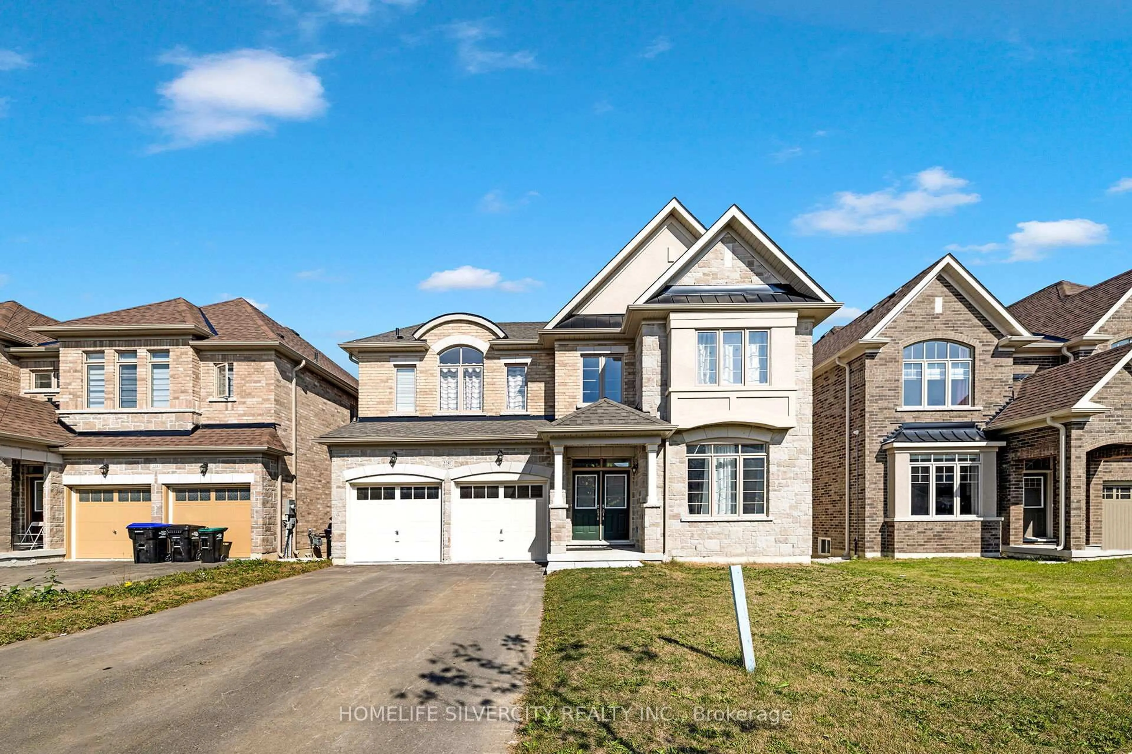 Home with brick exterior material, street for 2281 Lozenby St, Innisfil Ontario L9S 0M8