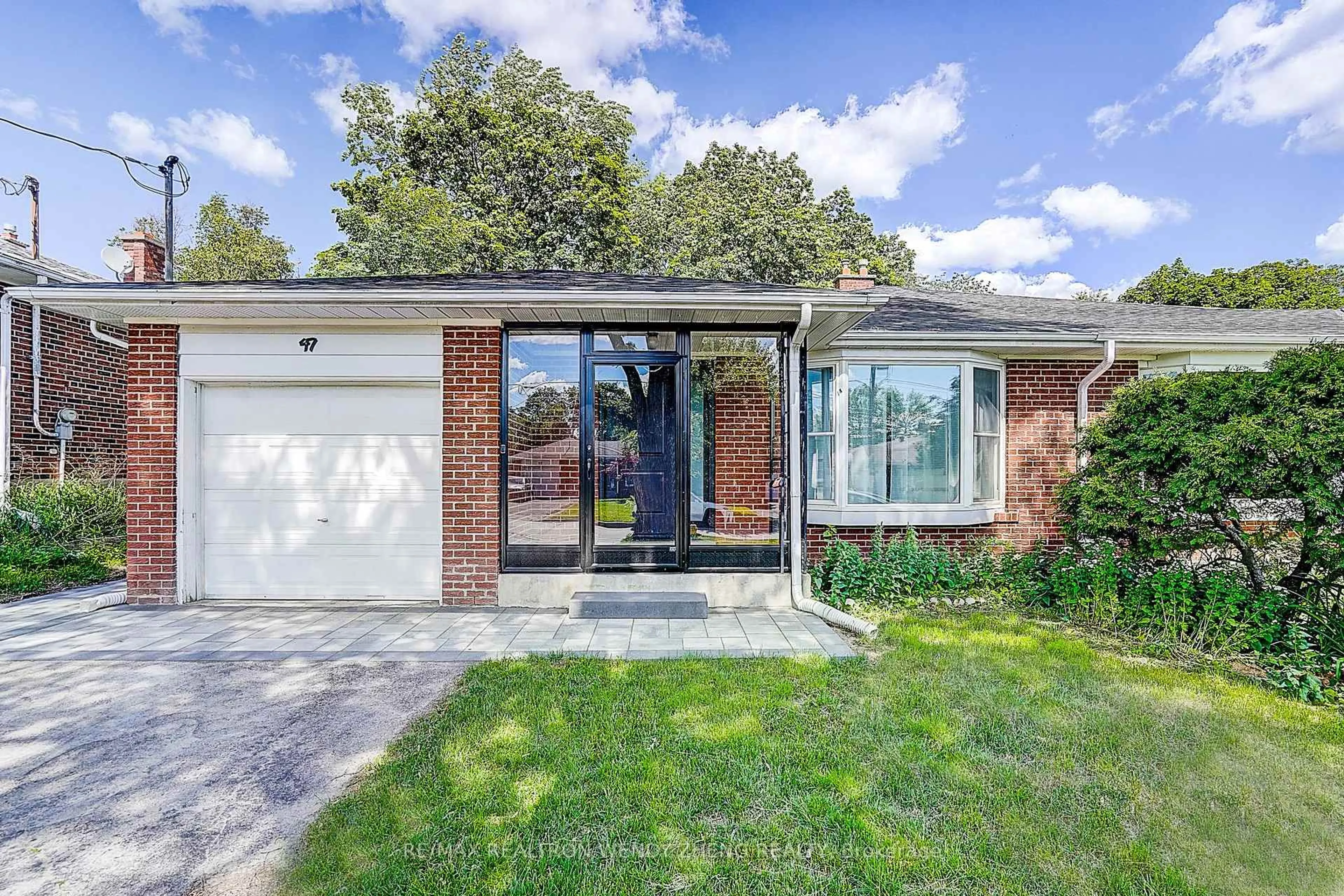 Home with brick exterior material, street for 47 Sherwood Forest Dr, Markham Ontario L3P 1P5