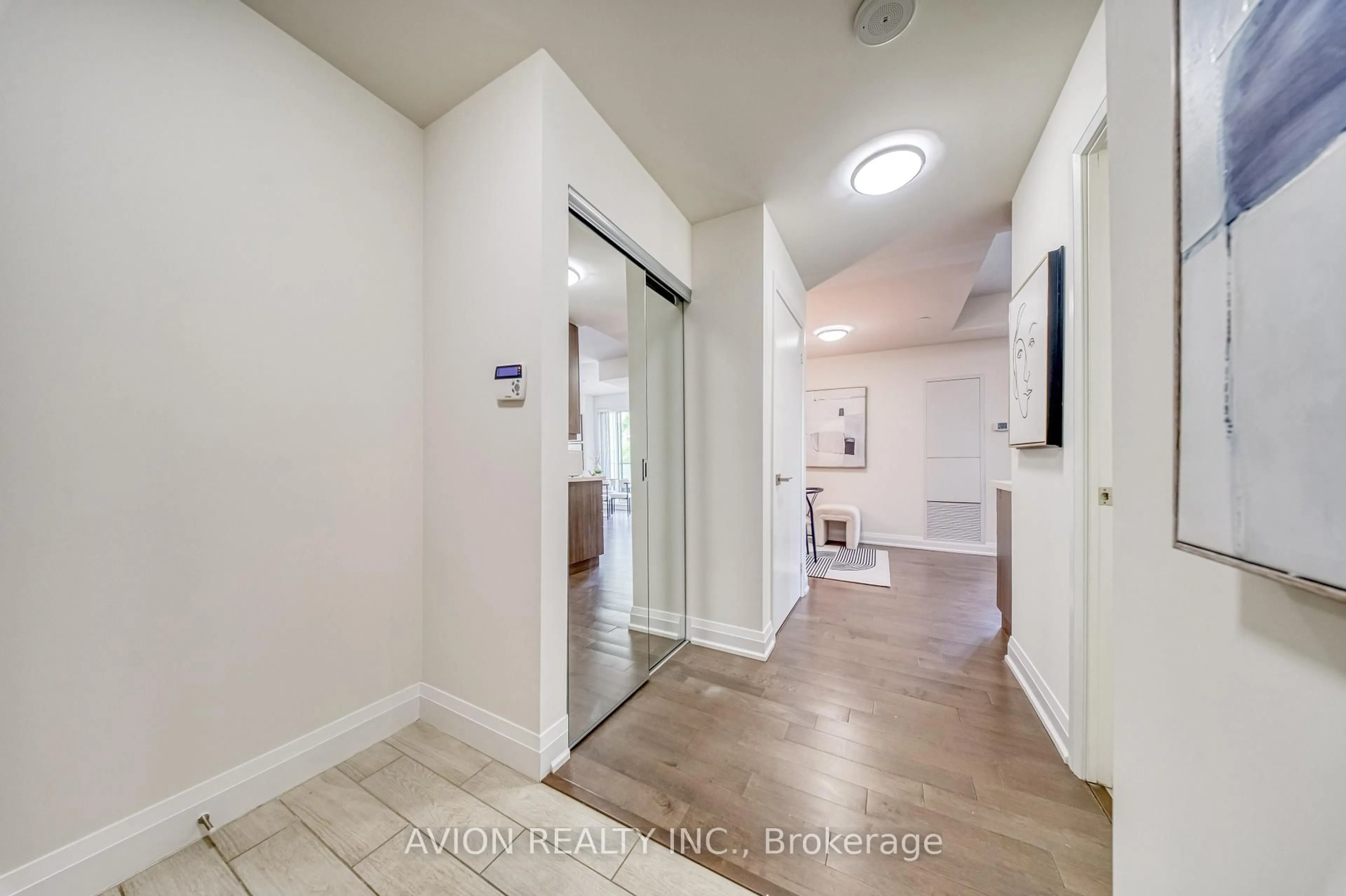 Indoor entryway for 28 Uptown Dr #217, Markham Ontario L3R 5M8