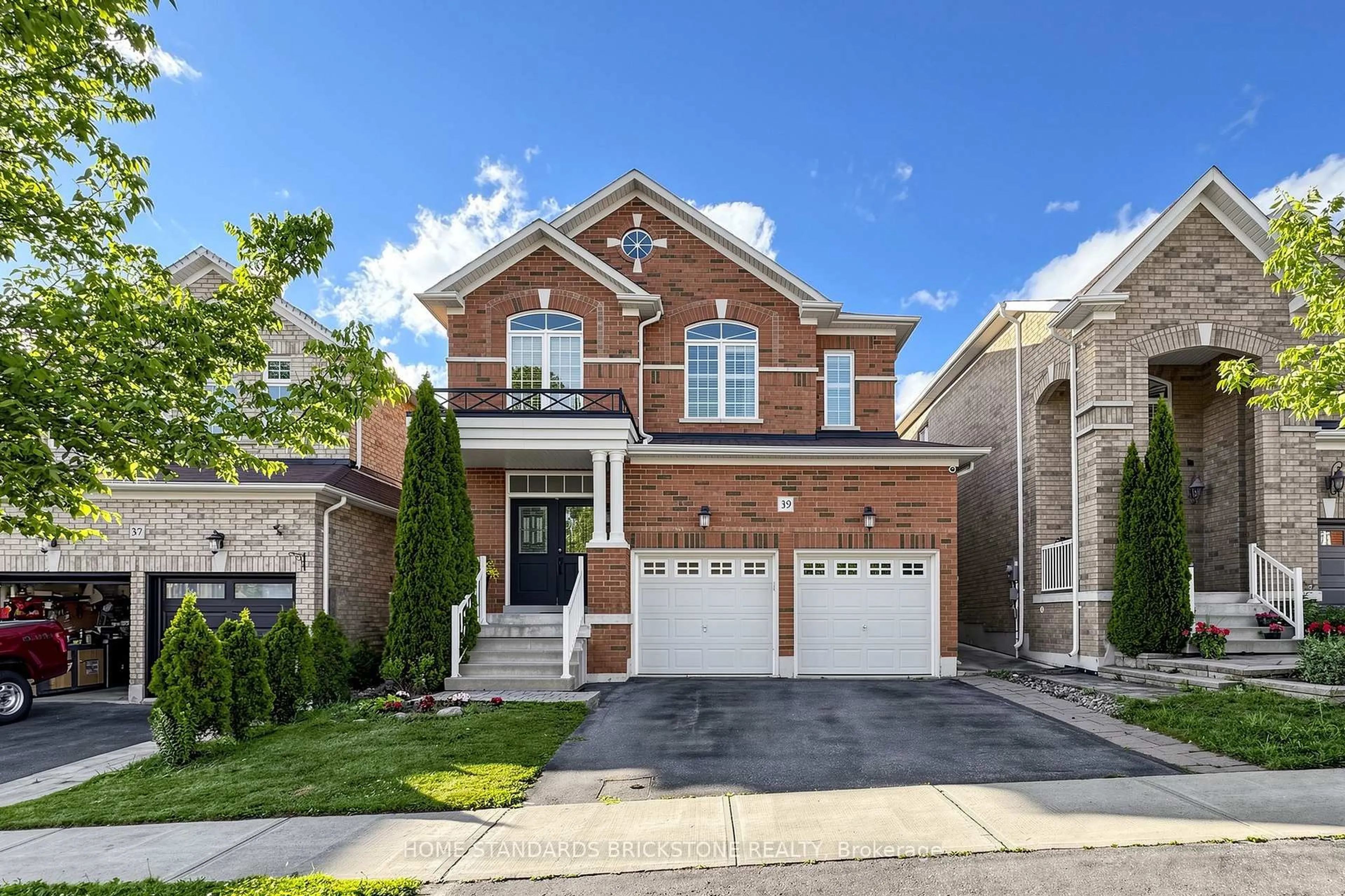Home with brick exterior material, street for 39 Nature Way Cres, East Gwillimbury Ontario L9N 0A7